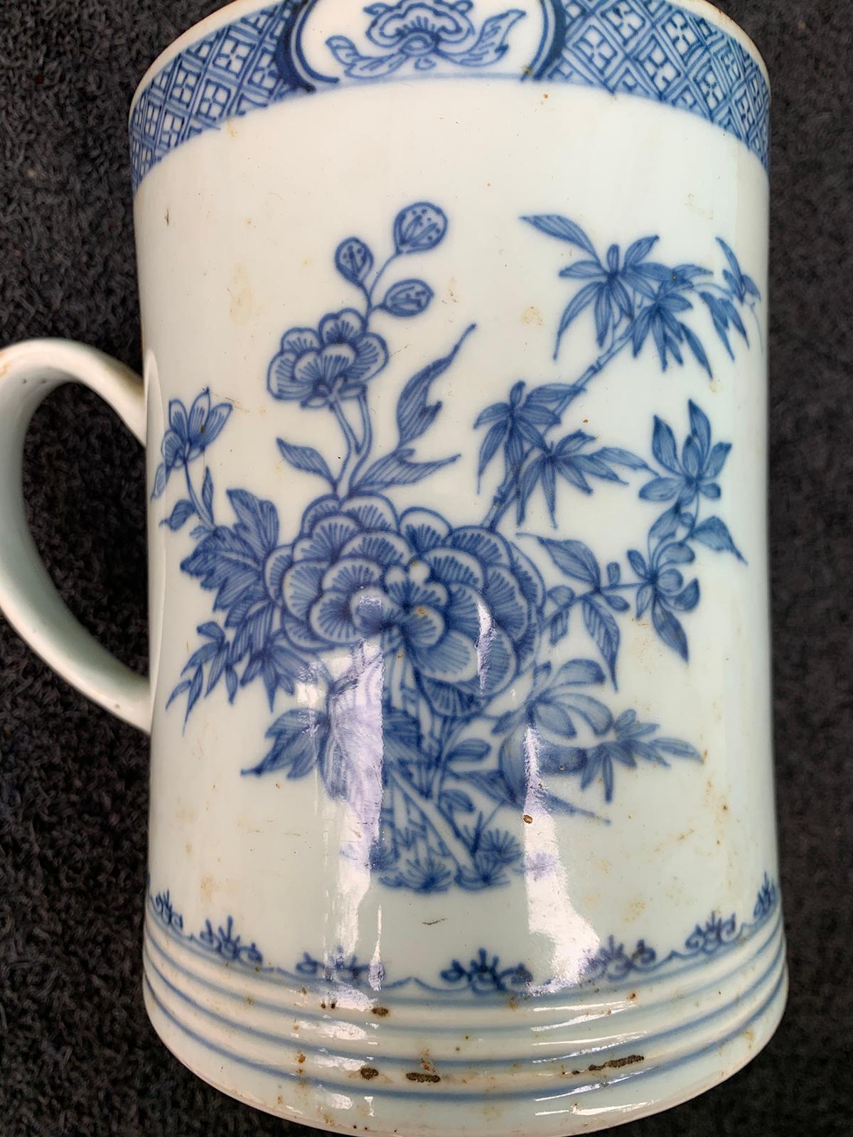 18th Century Chinese Export Blue and White Porcelain Mug For Sale 6