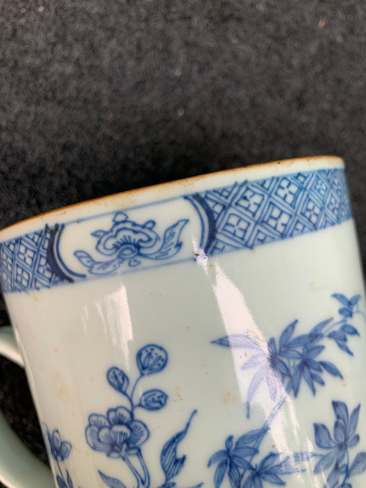 18th Century Chinese Export Blue and White Porcelain Mug For Sale 7