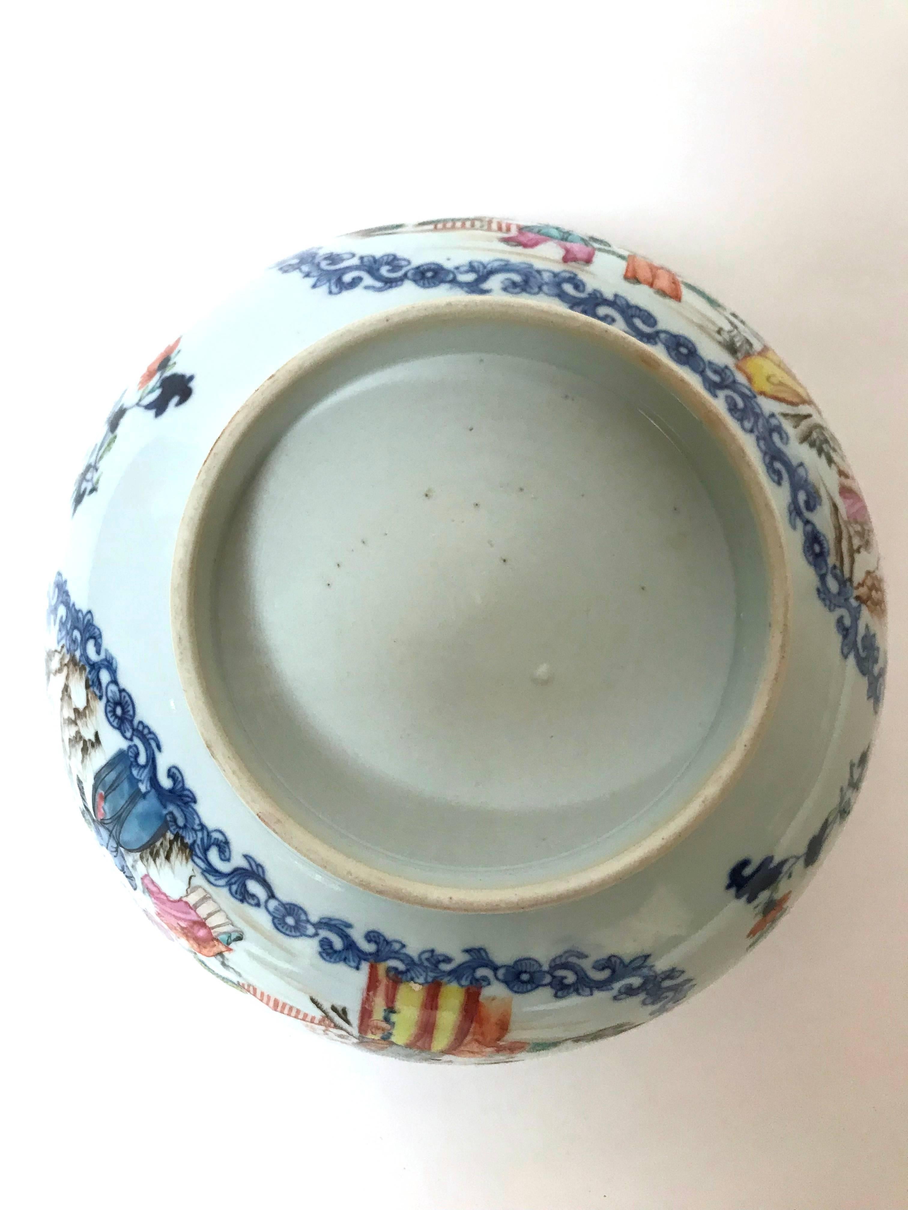 18th Century Chinese Export Bowl For Sale 8