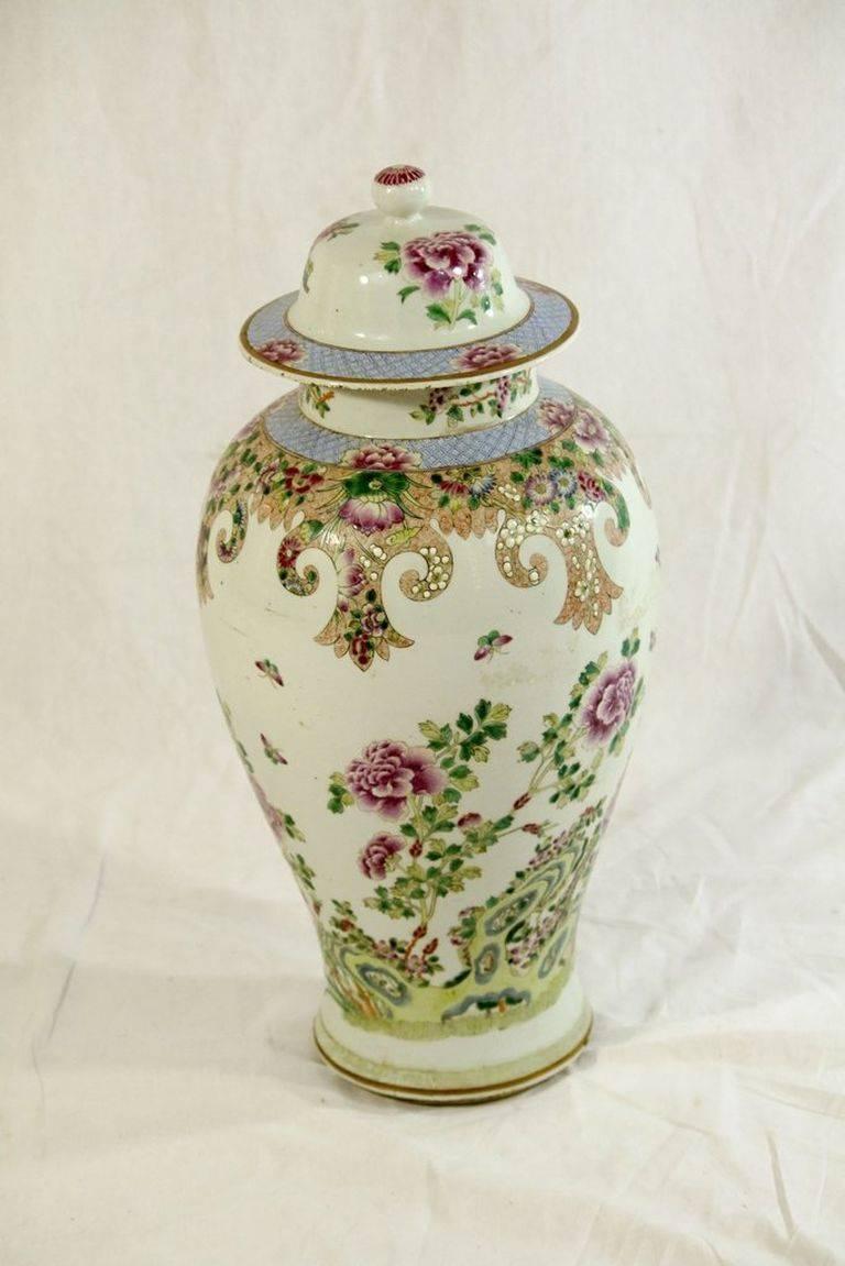 Enameled 18th Century Chinese Export Five-Piece Famille Rose Porcelain Garniture of Vases For Sale