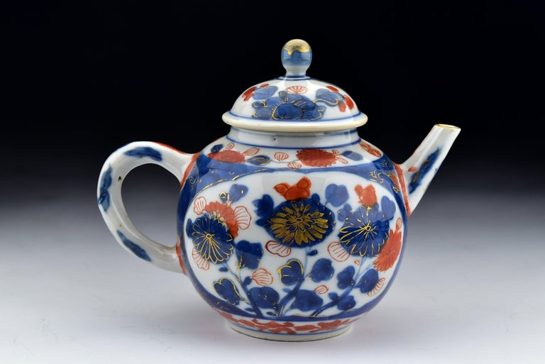 18th Century Chinese Export Imari Porcelain Teapot For Sale at 1stdibs