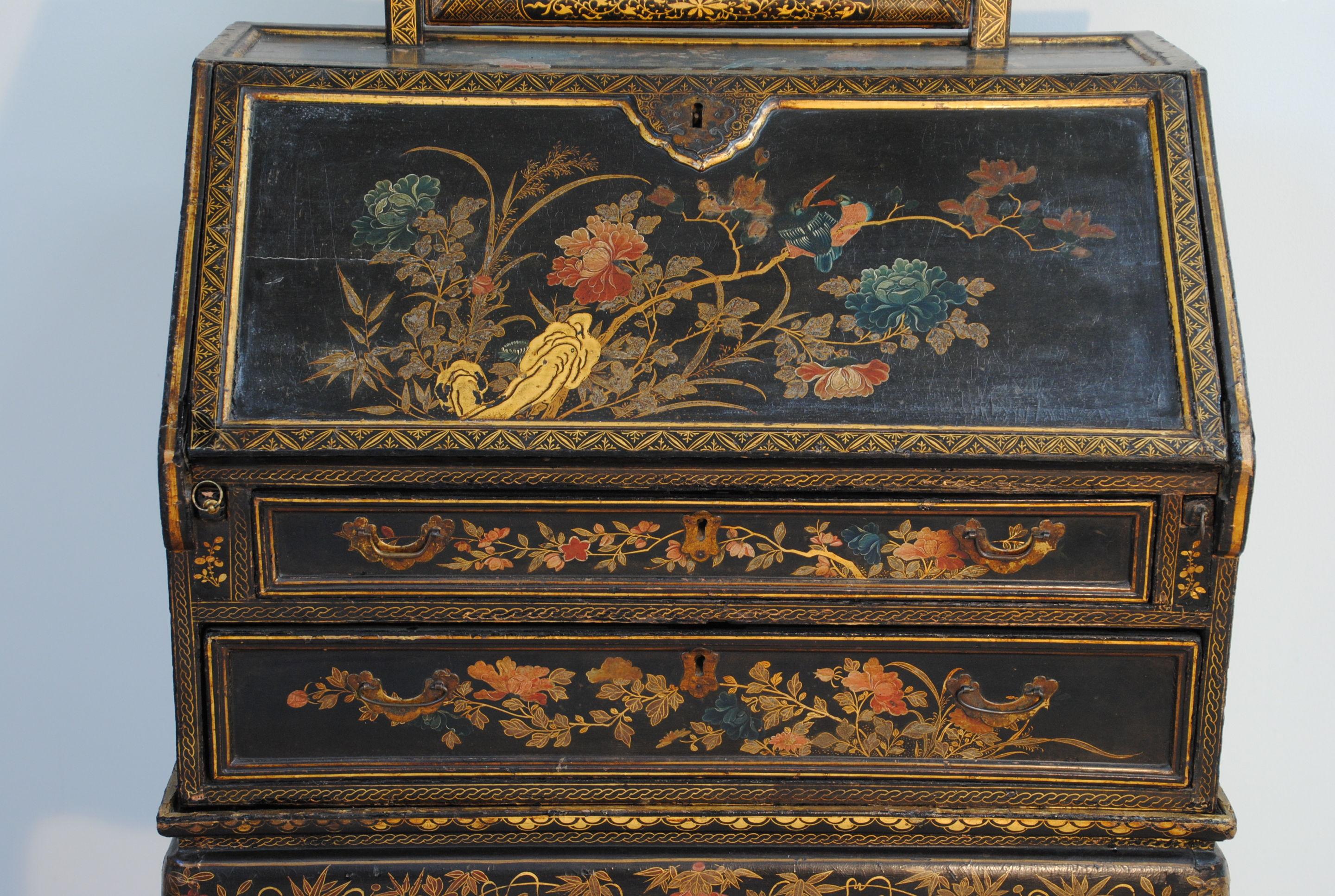18th Century Chinese Export Lacquer Bureau on Stand In Good Condition In Lincolnshire, GB