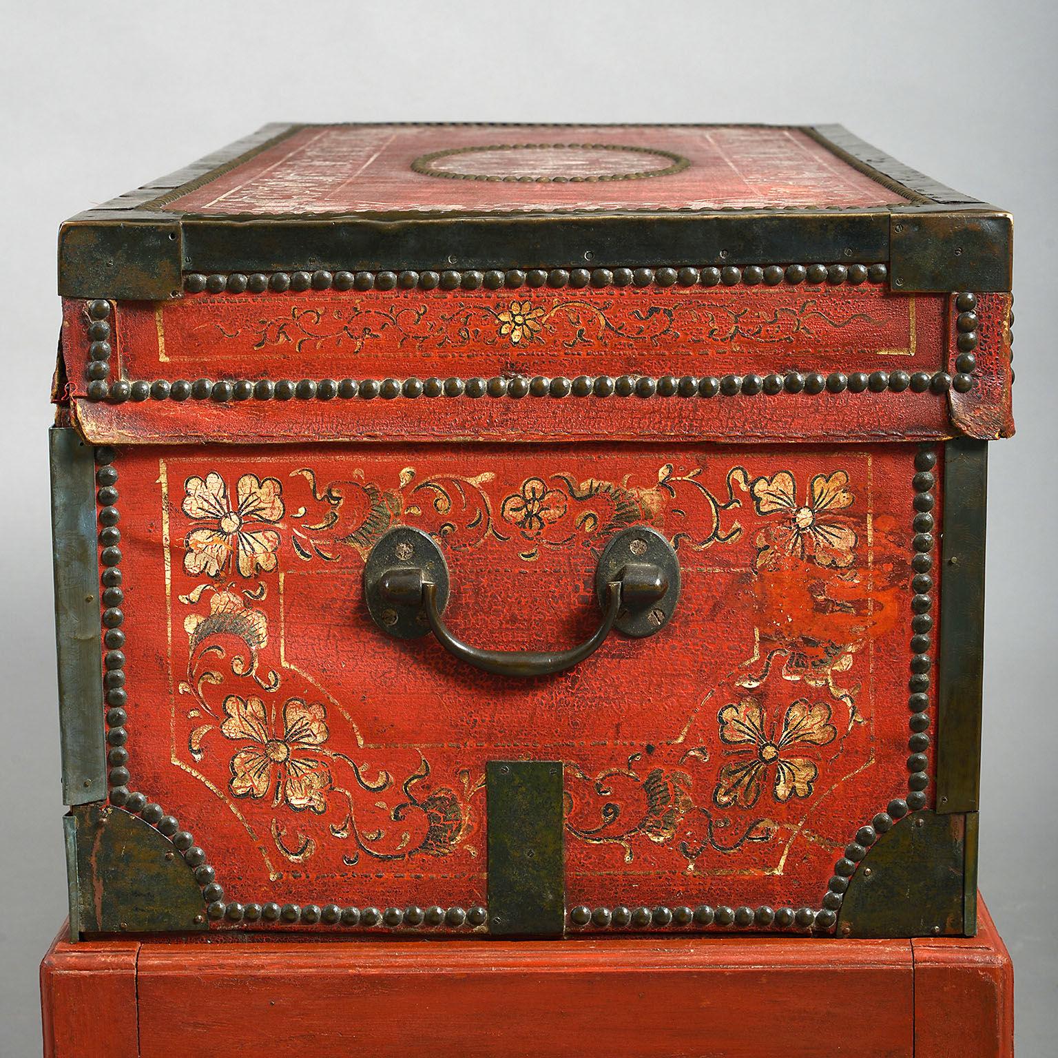 18th Century Chinese Export Painted Leather Trunk For Sale 1