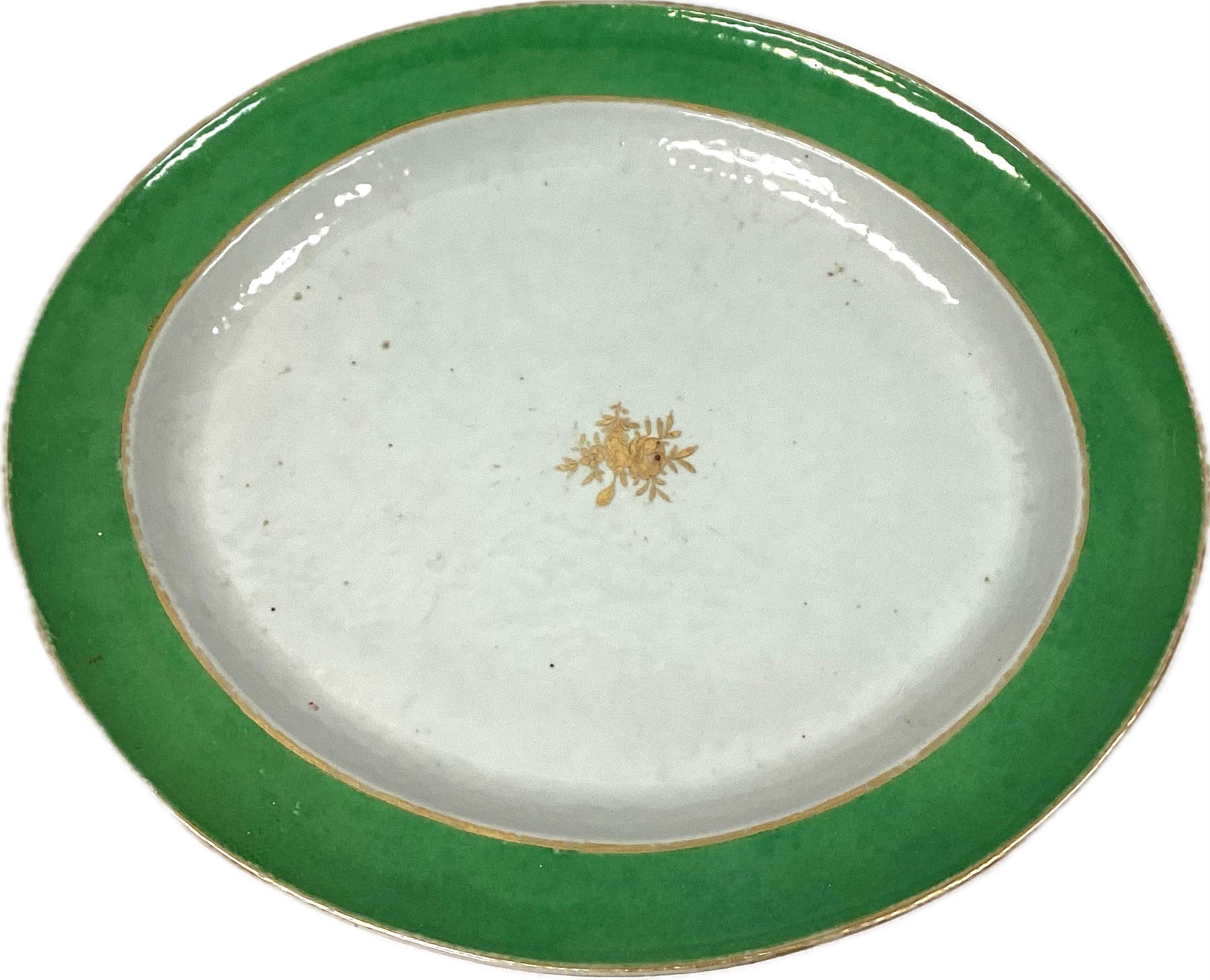18th Century Chinese Export Platter With Gold Accent Floral Center For Sale 2