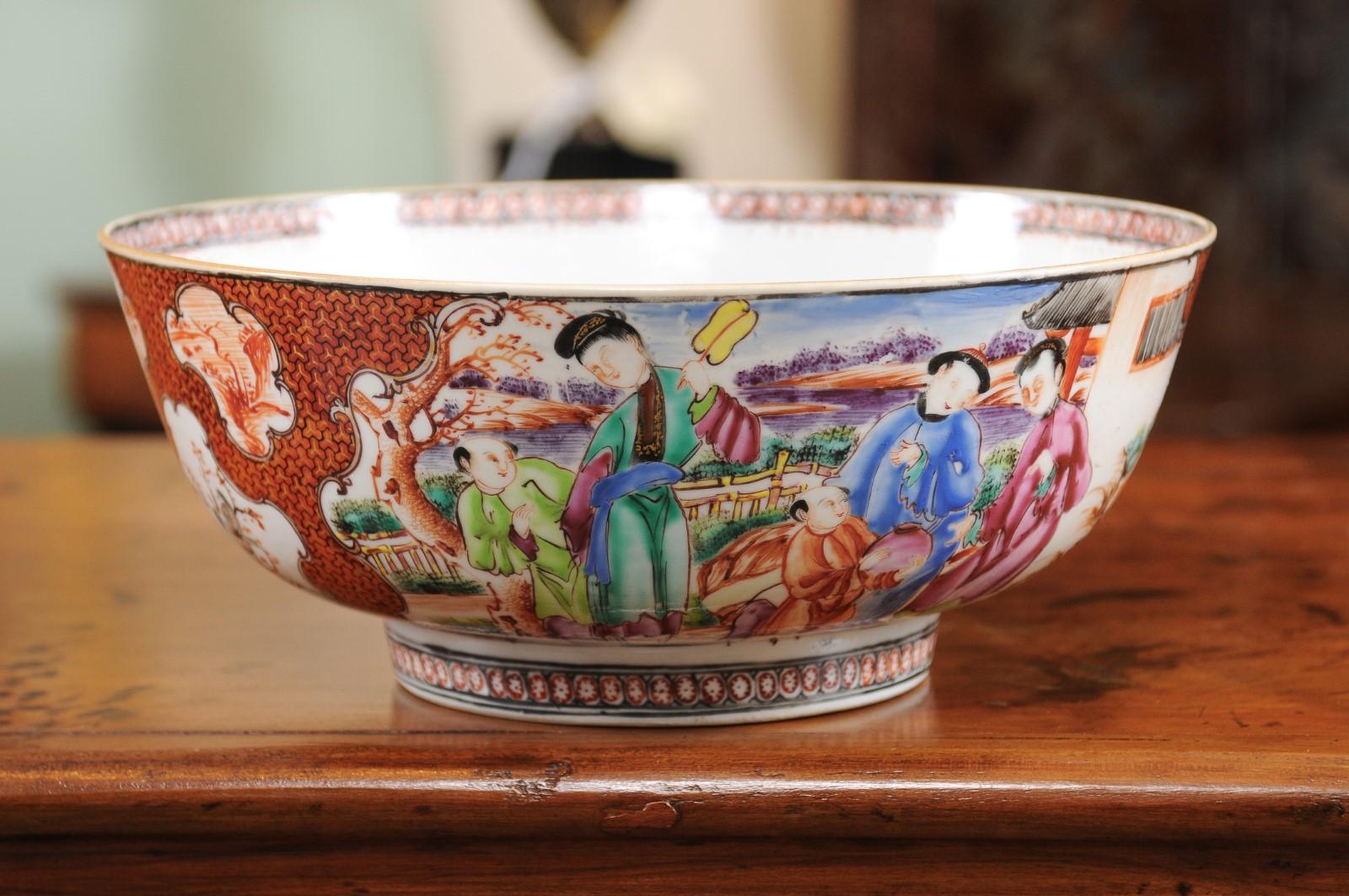 18th Century Chinese Export Porcelain Bowl with Mandarin Scene & Orange Ground For Sale 2