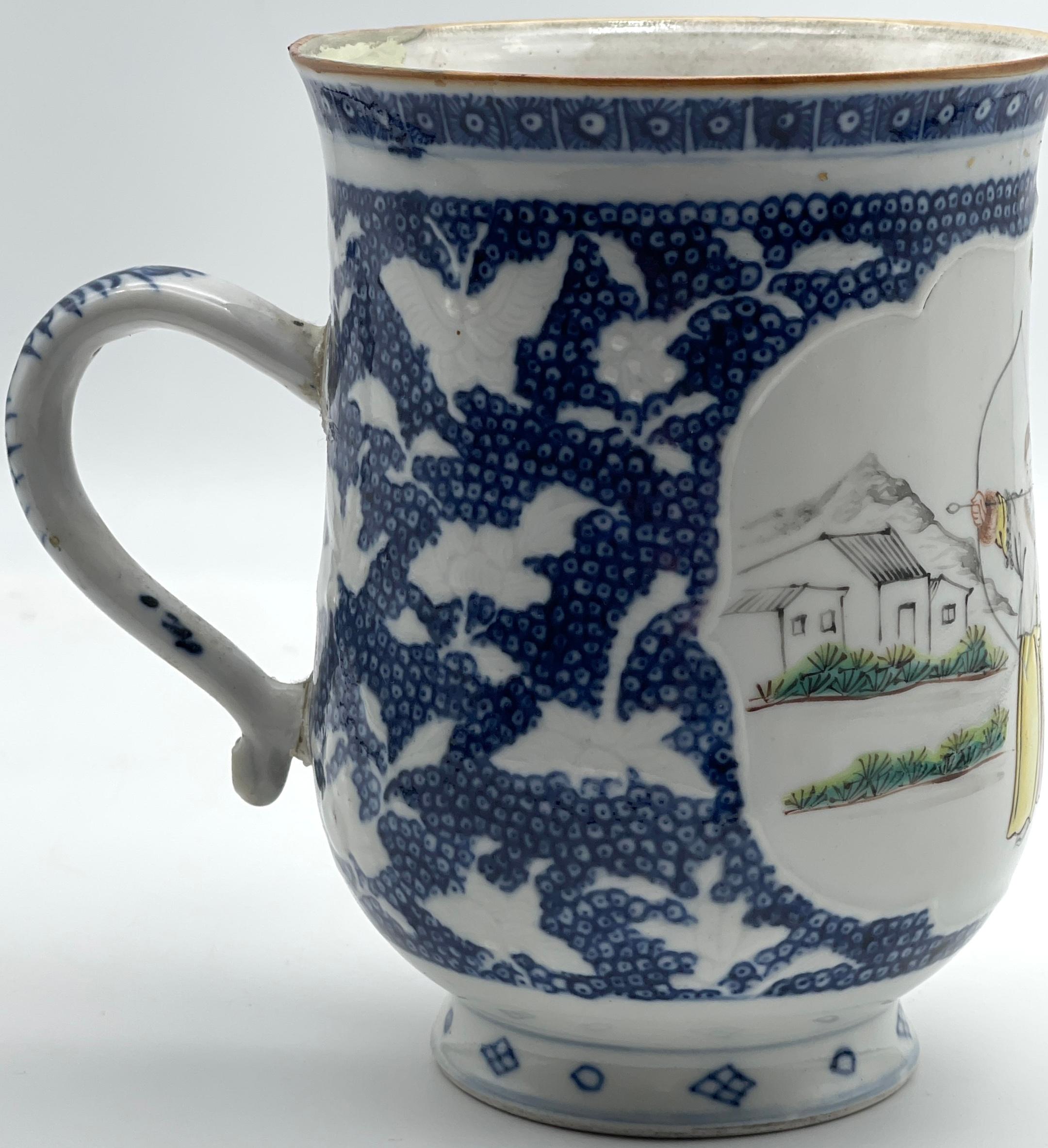 Can/tazza in porcellana d'esportazione cinese del XVIII secolo raffigurante il tiro con l'arco, come trovato*. in vendita 2