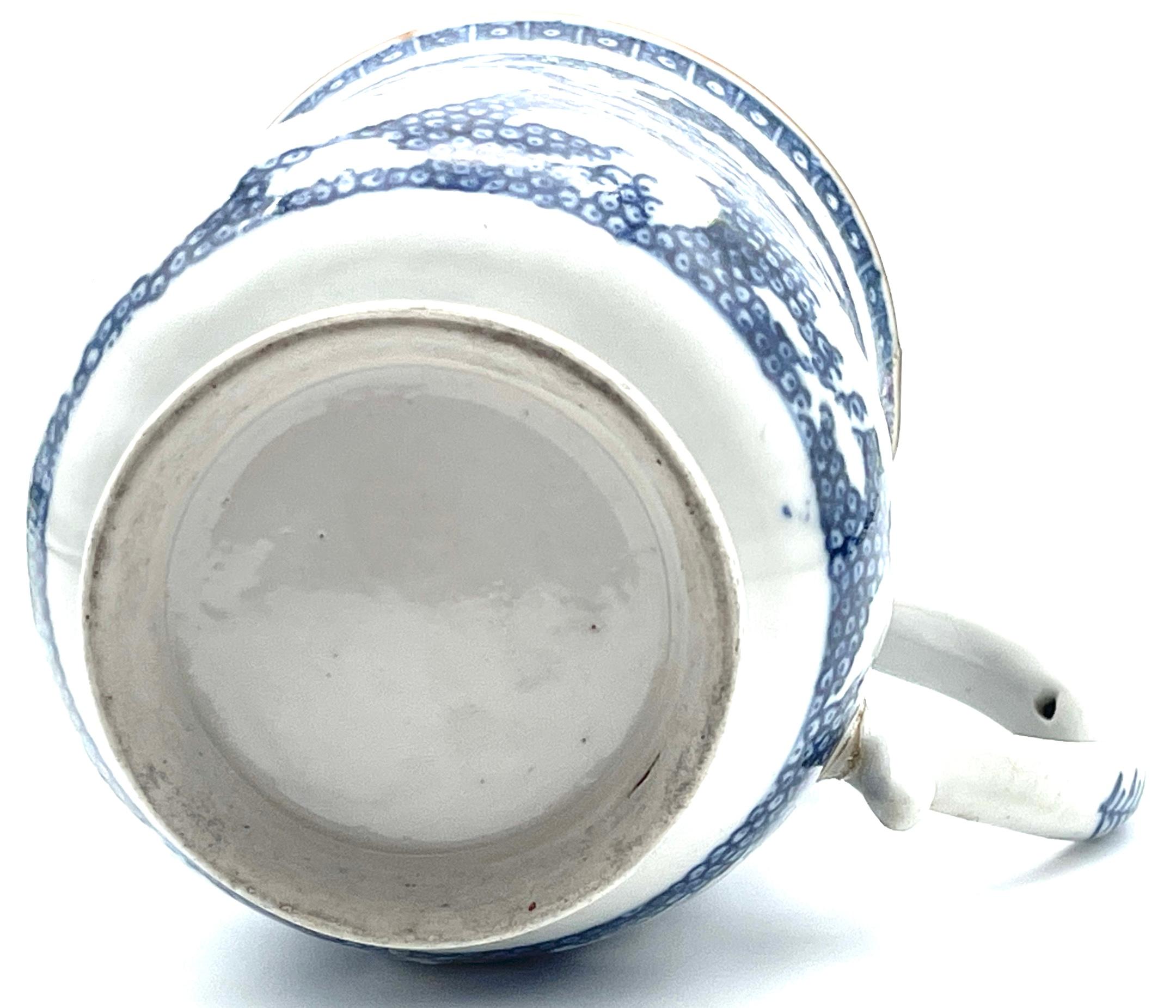 Can/tazza in porcellana d'esportazione cinese del XVIII secolo raffigurante il tiro con l'arco, come trovato*. in vendita 6