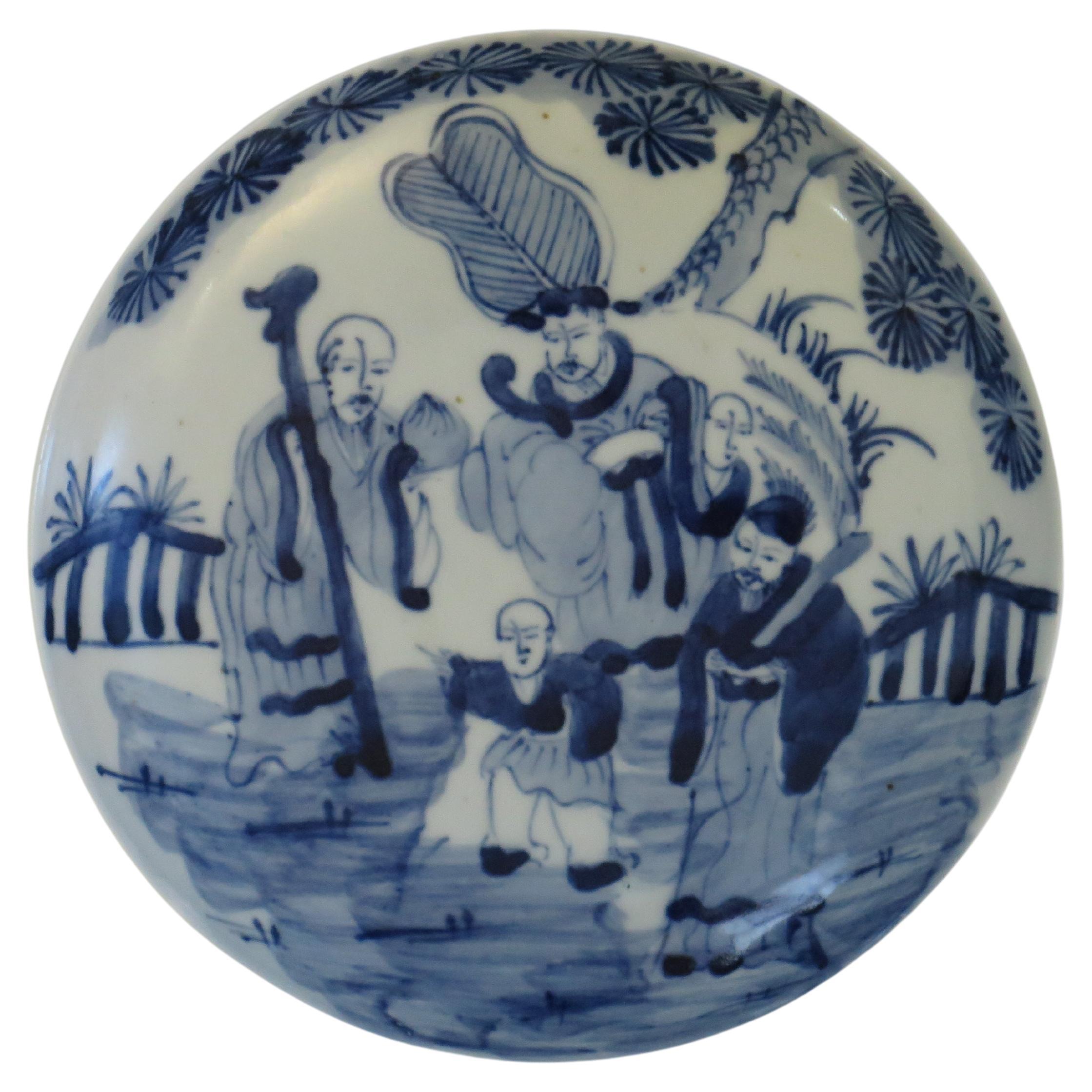Plat en porcelaine d'exportation chinoise du 18e siècle, peint à la main, immortels bleu et blanc 