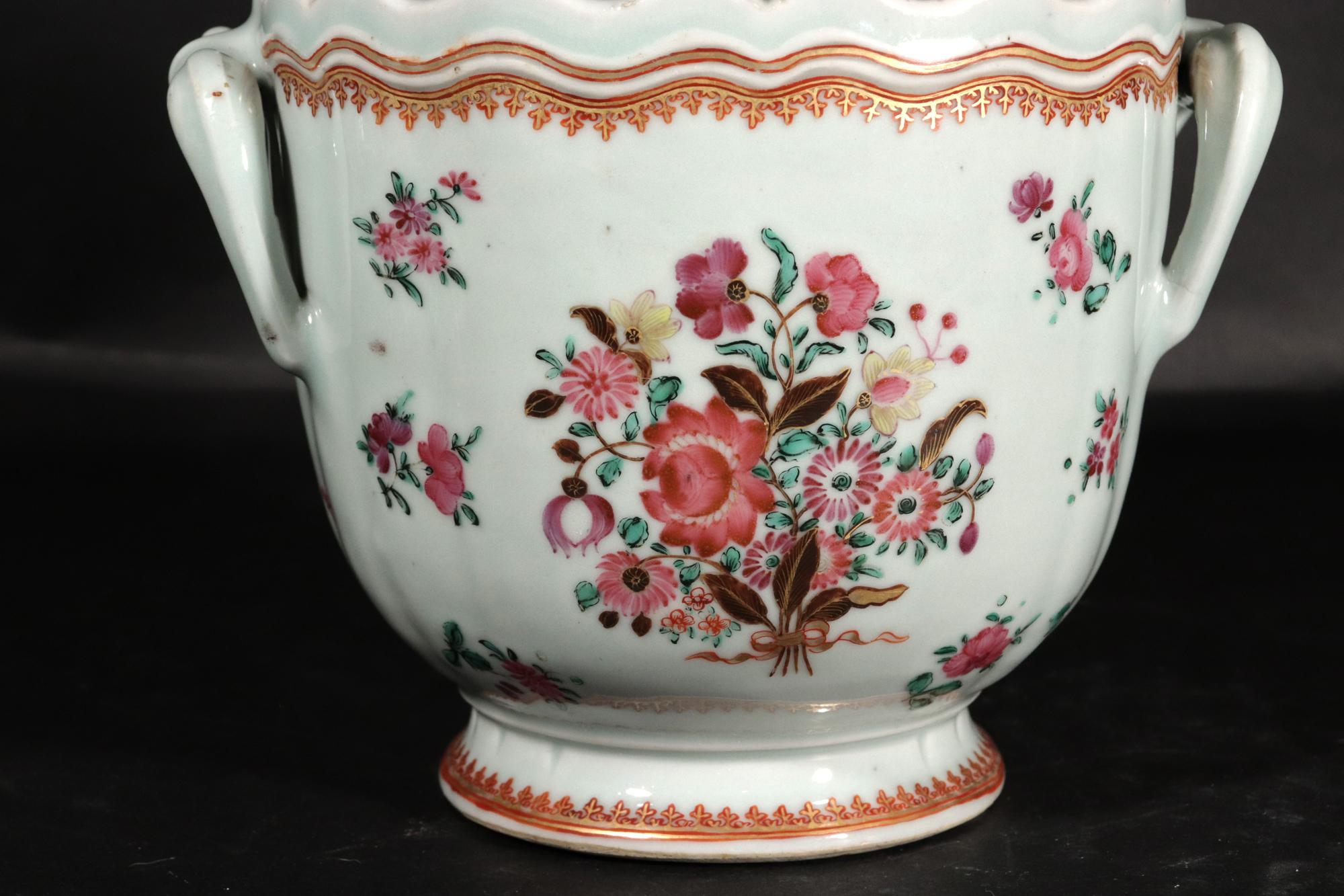 18th-century Chinese Export Porcelain Famille Rose Wine Cooler (Chinesisch) im Angebot