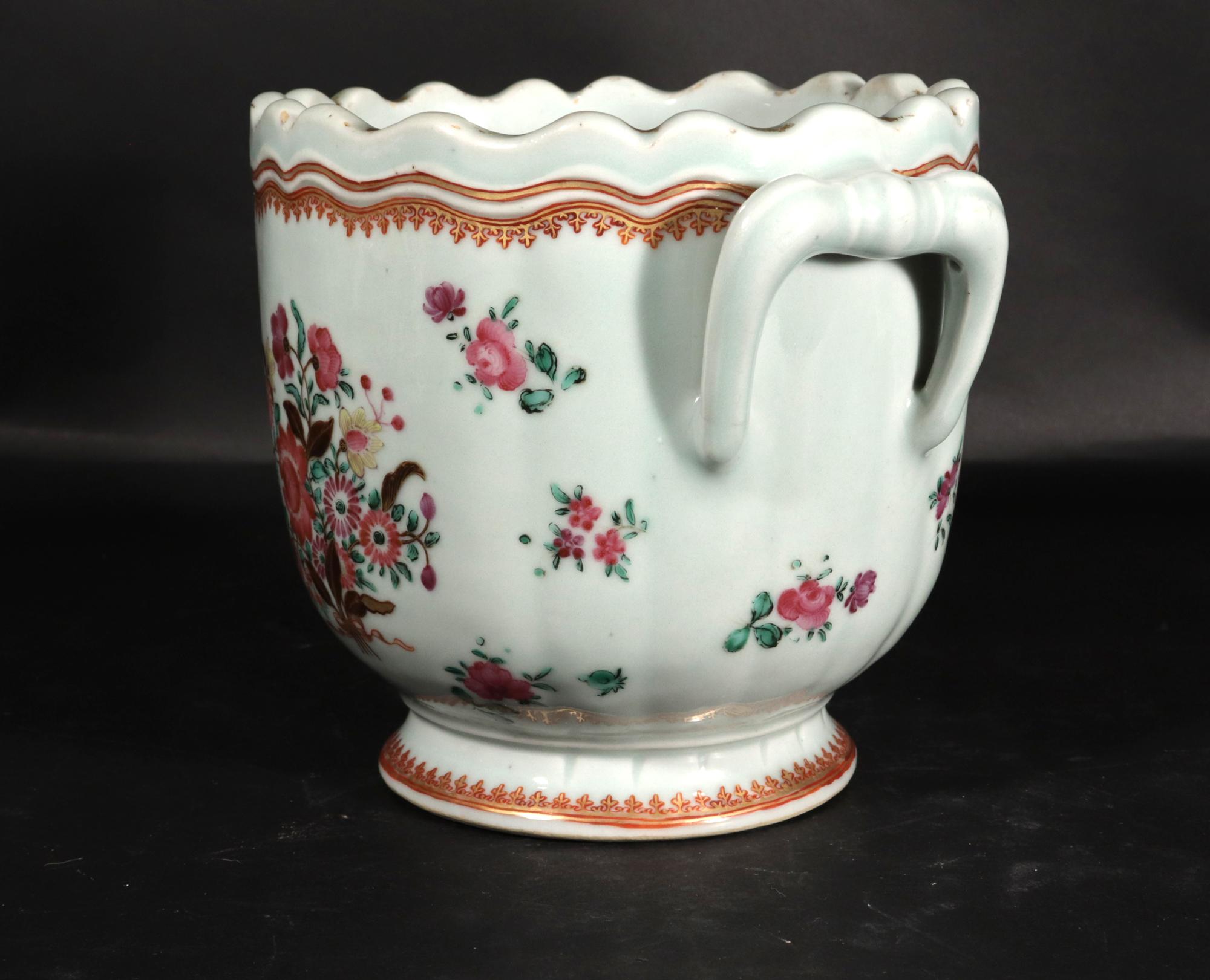 18th-century Chinese Export Porcelain Famille Rose Wine Cooler im Zustand „Gut“ im Angebot in Downingtown, PA