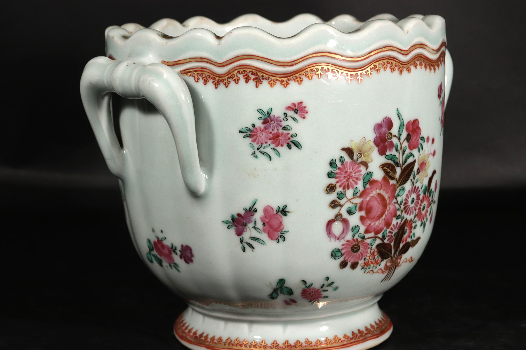 18th-century Chinese Export Porcelain Famille Rose Wine Cooler (Keramik) im Angebot