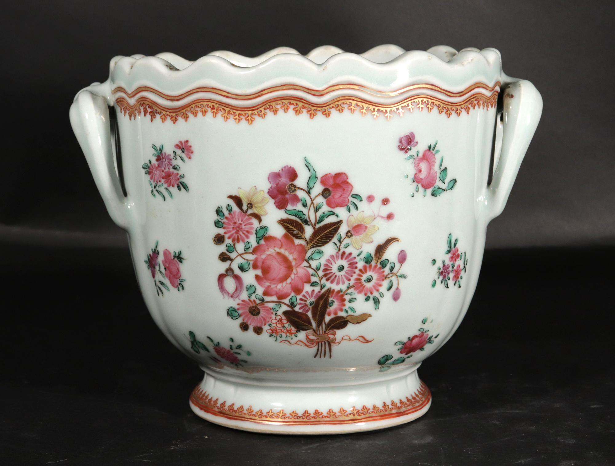 18th-century Chinese Export Porcelain Famille Rose Wine Cooler im Angebot 1