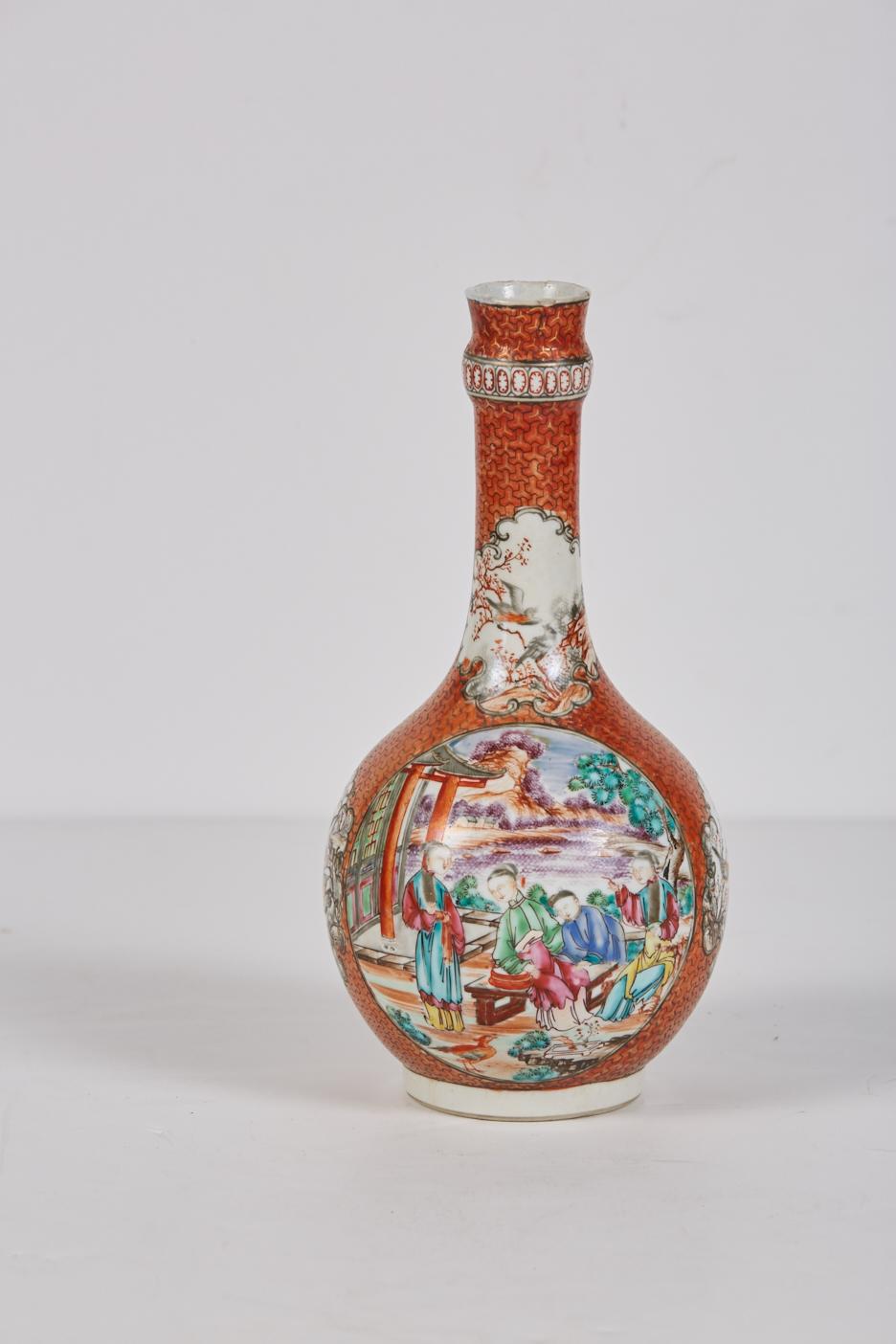 Hand-Crafted 18th Century Chinese Export Porcelain Gugglet in Mandarin Pattern For Sale