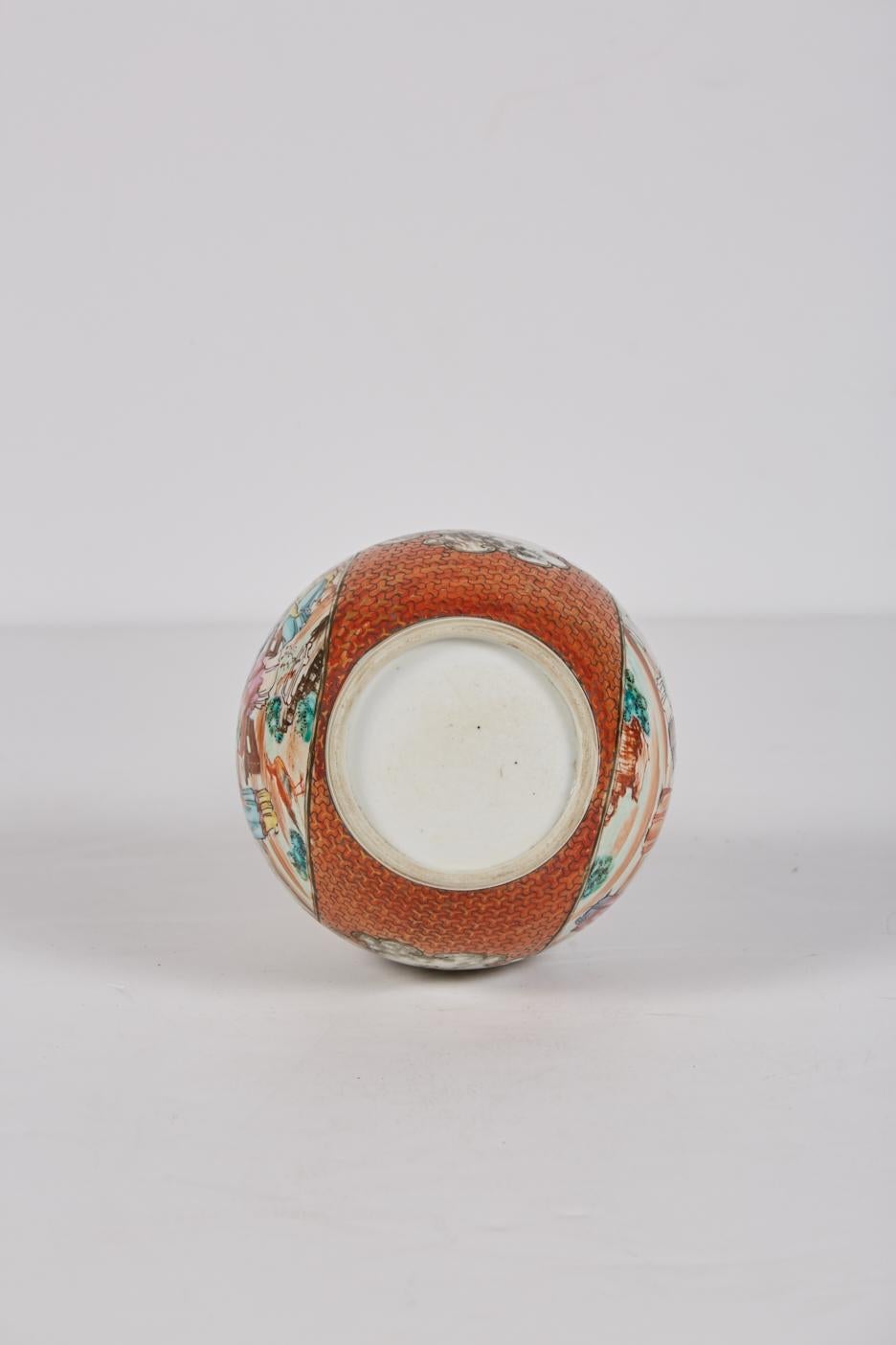 18th Century Chinese Export Porcelain Gugglet in Mandarin Pattern For Sale 2