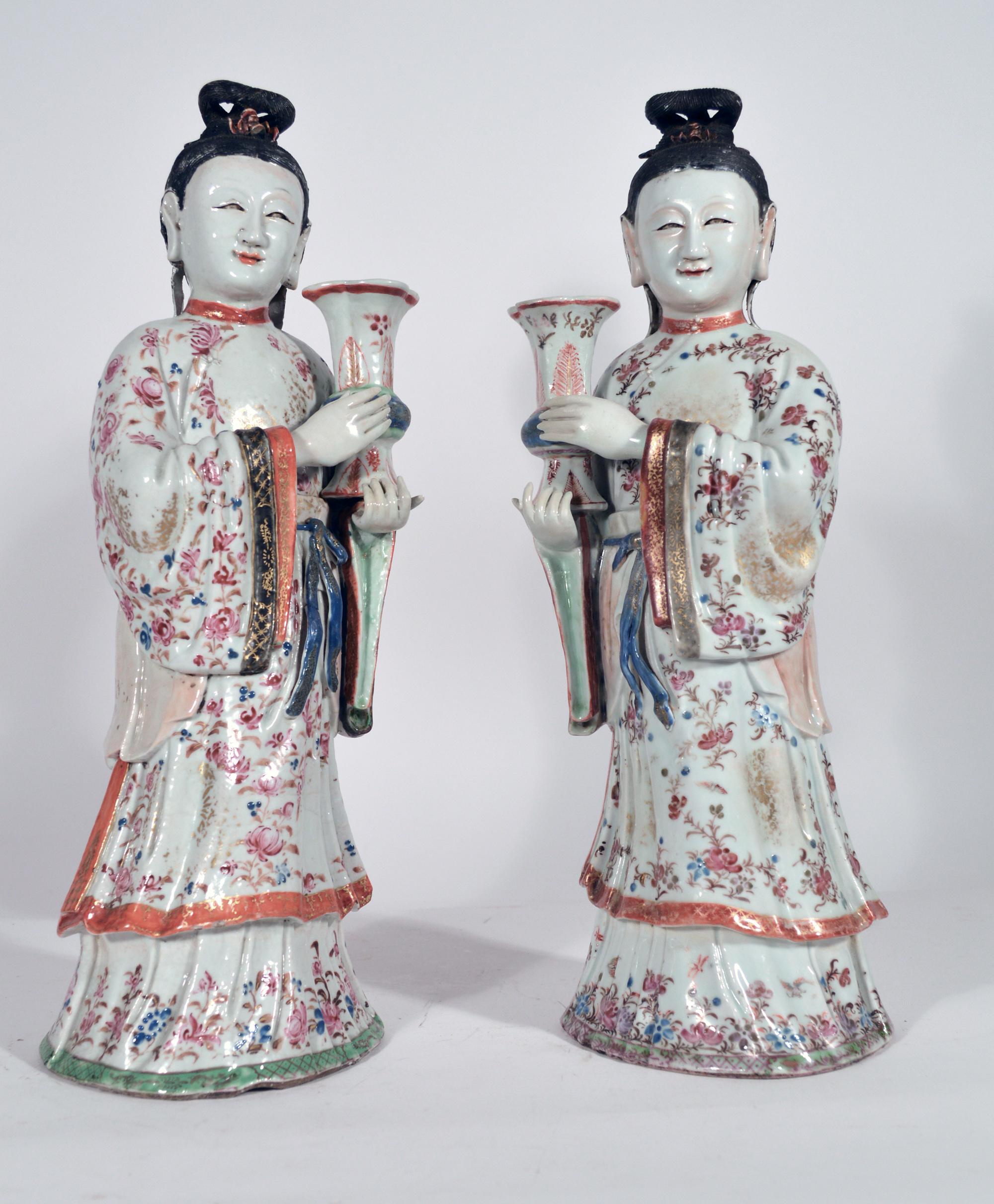 18th-century Chinese Export Porcelain Pair of Court Maiden Candlesticks For Sale 1