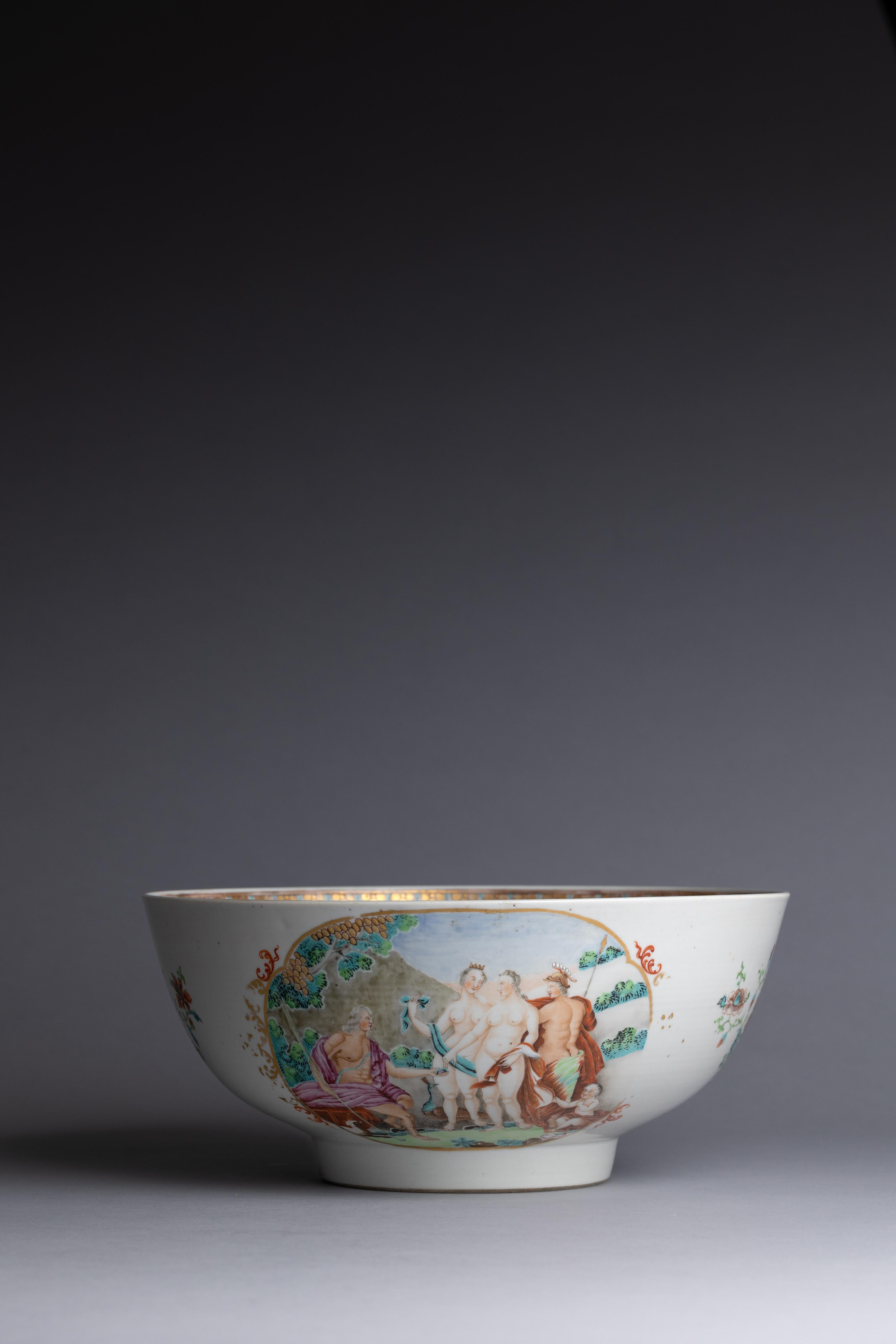 18th Century Chinese Export Porcelain Punch Bowl In Good Condition For Sale In Fort Lauderdale, FL