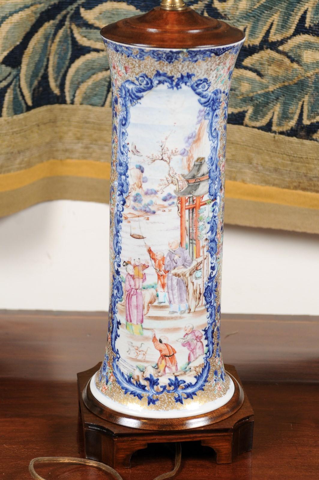 Vase en porcelaine d'exportation chinoise du 18ème siècle câblé comme une lampe en vente 5