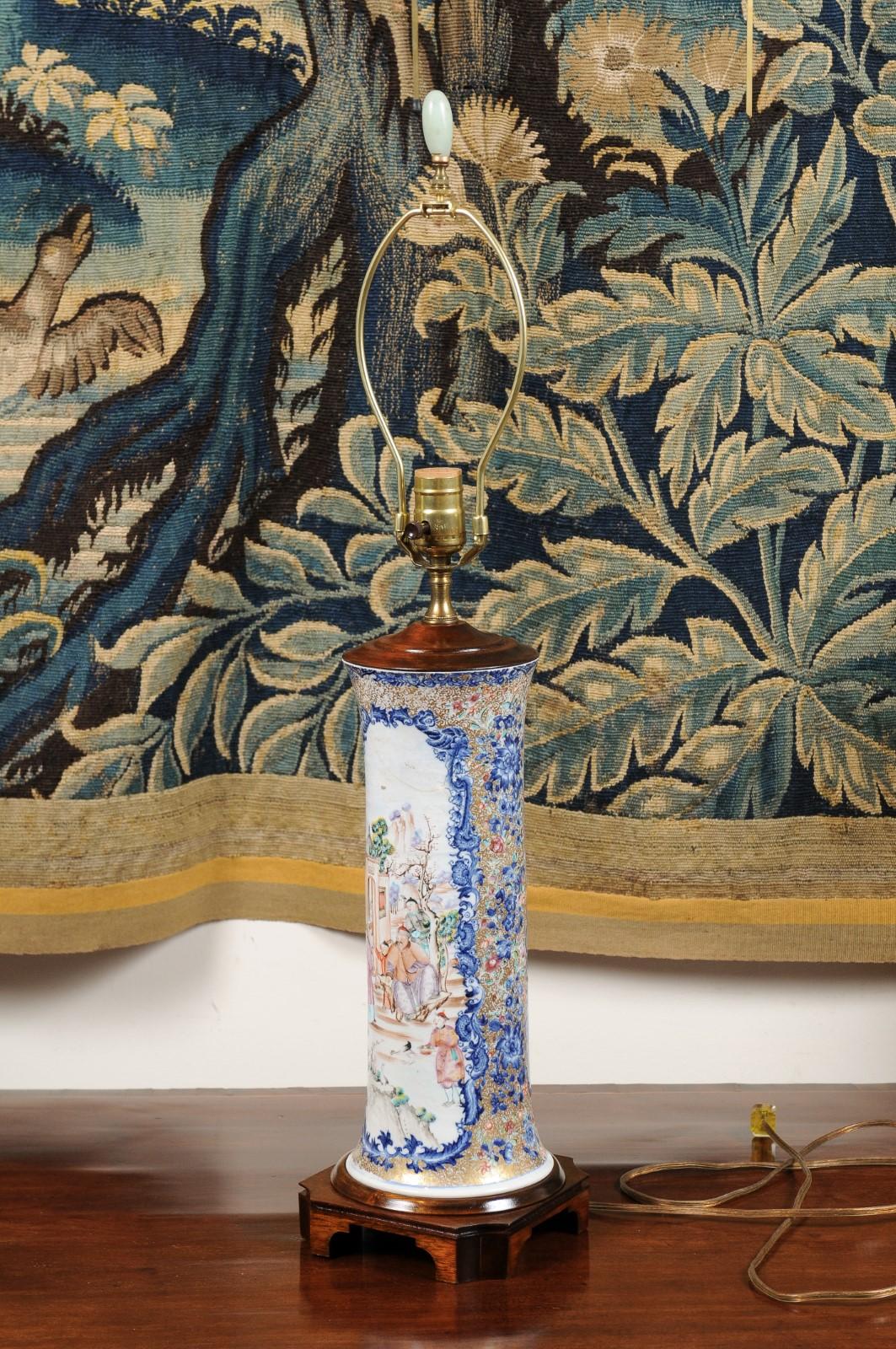Vase en porcelaine d'exportation chinoise du 18ème siècle câblé comme une lampe en vente 8