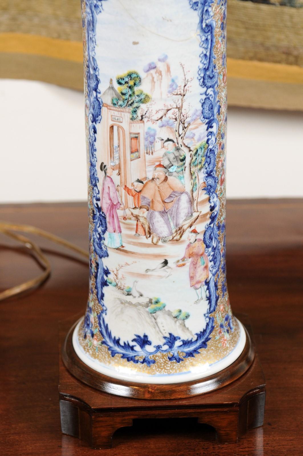 Vase en porcelaine d'exportation chinoise du 18ème siècle câblé comme une lampe en vente 1