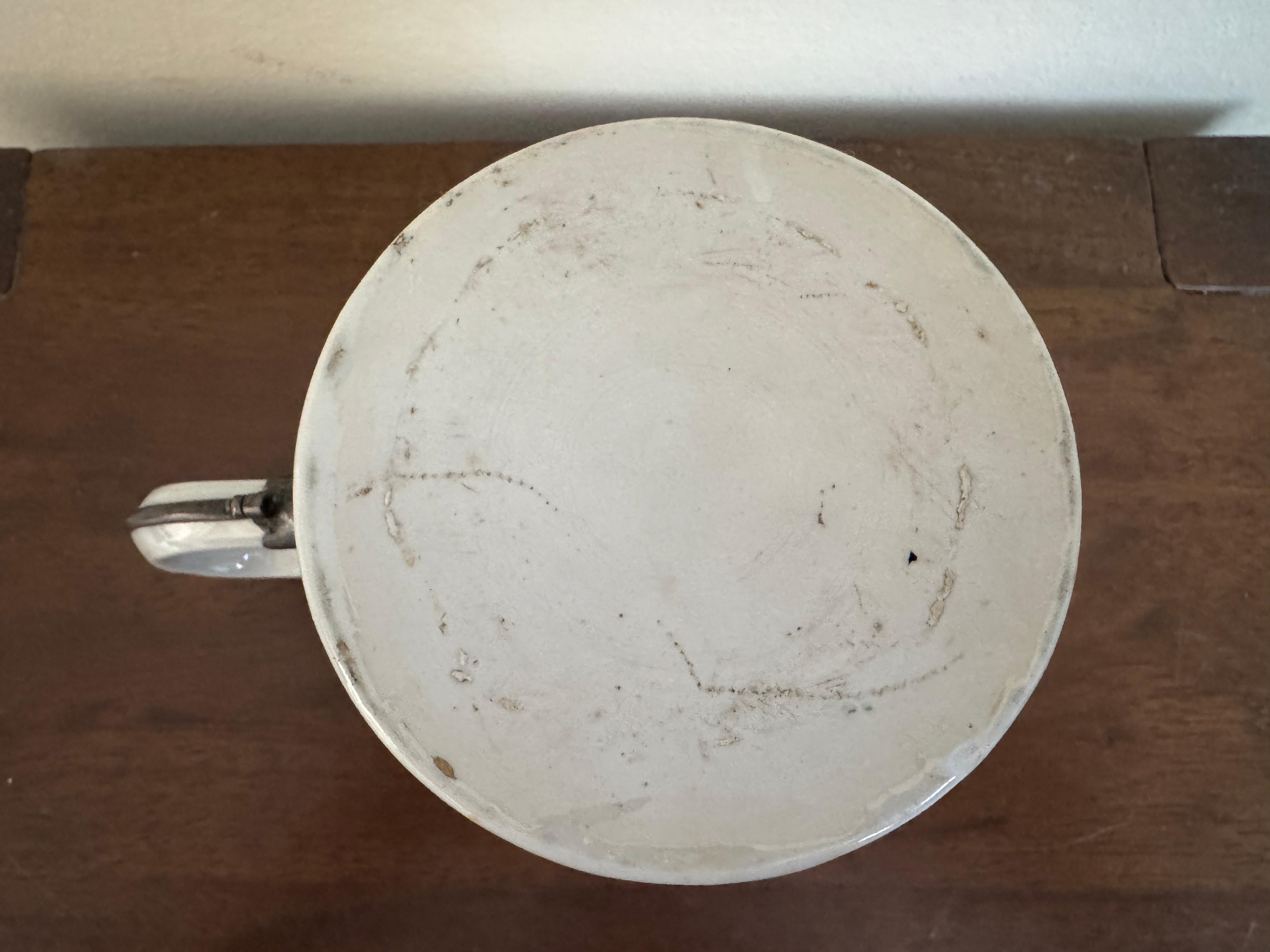 18th Century Chinese Famille Rose Tankard For Sale 6