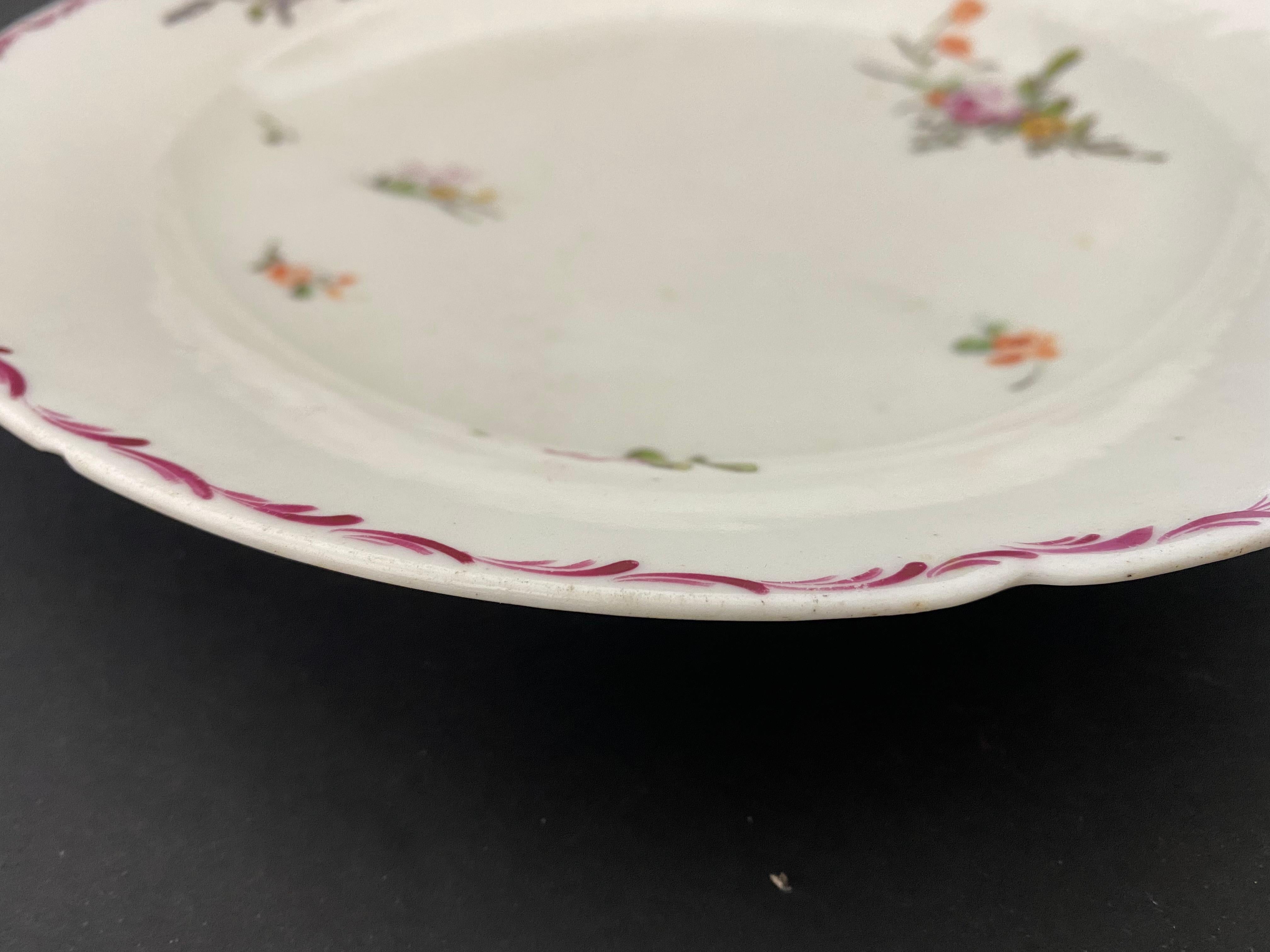 18th Century Chinese Flower Plate from the Compagnie Des Indes For Sale 2