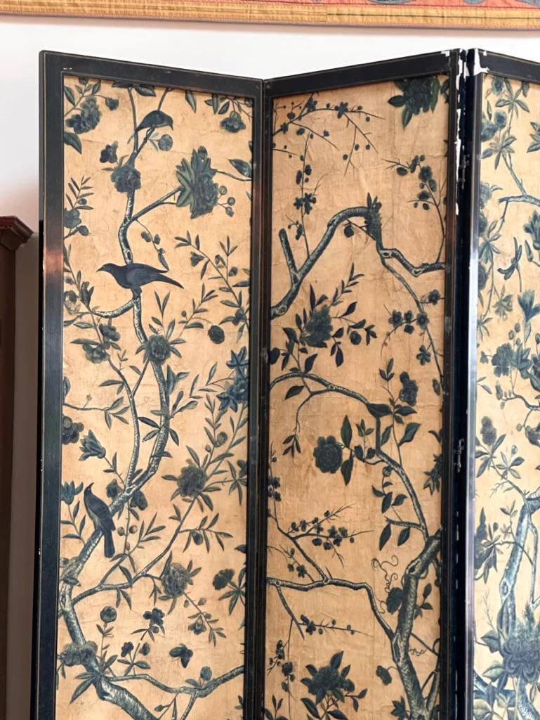 Wood 18th Century Chinese Hand-Painted Wallpaper Four-Panel Screen For Sale
