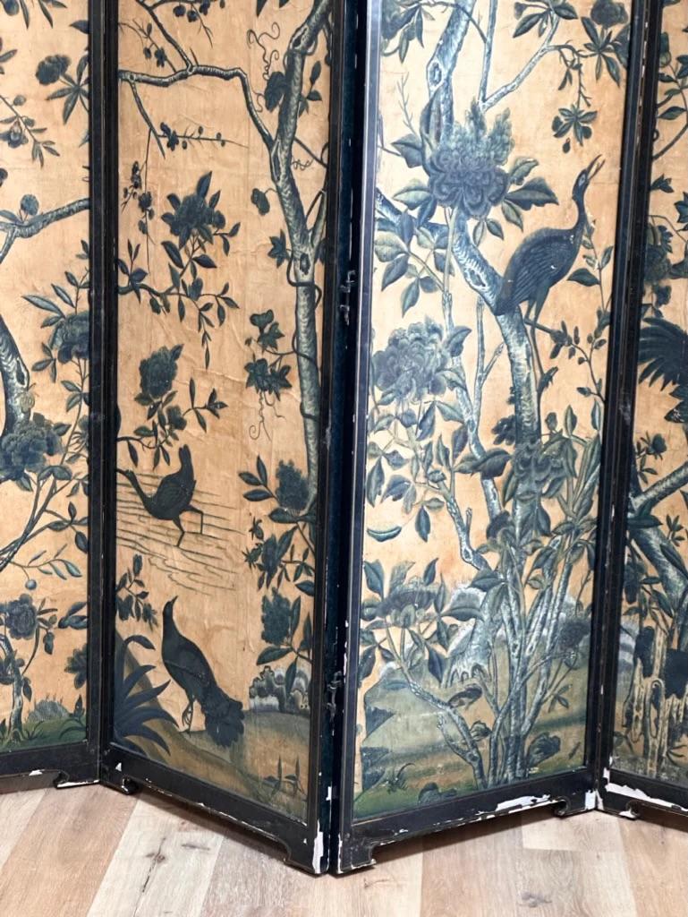 18th Century Chinese Hand-Painted Wallpaper Four-Panel Screen For Sale 2