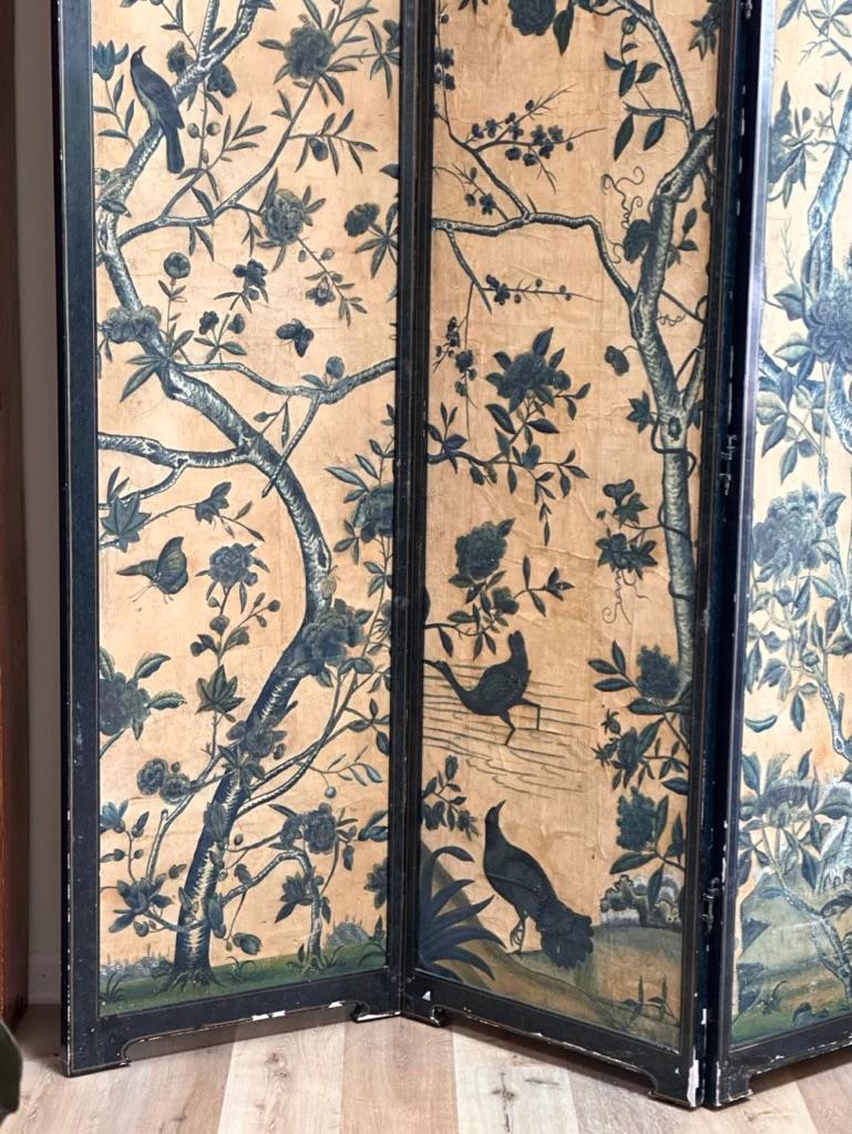 18th Century Chinese Hand-Painted Wallpaper Four-Panel Screen For Sale 3