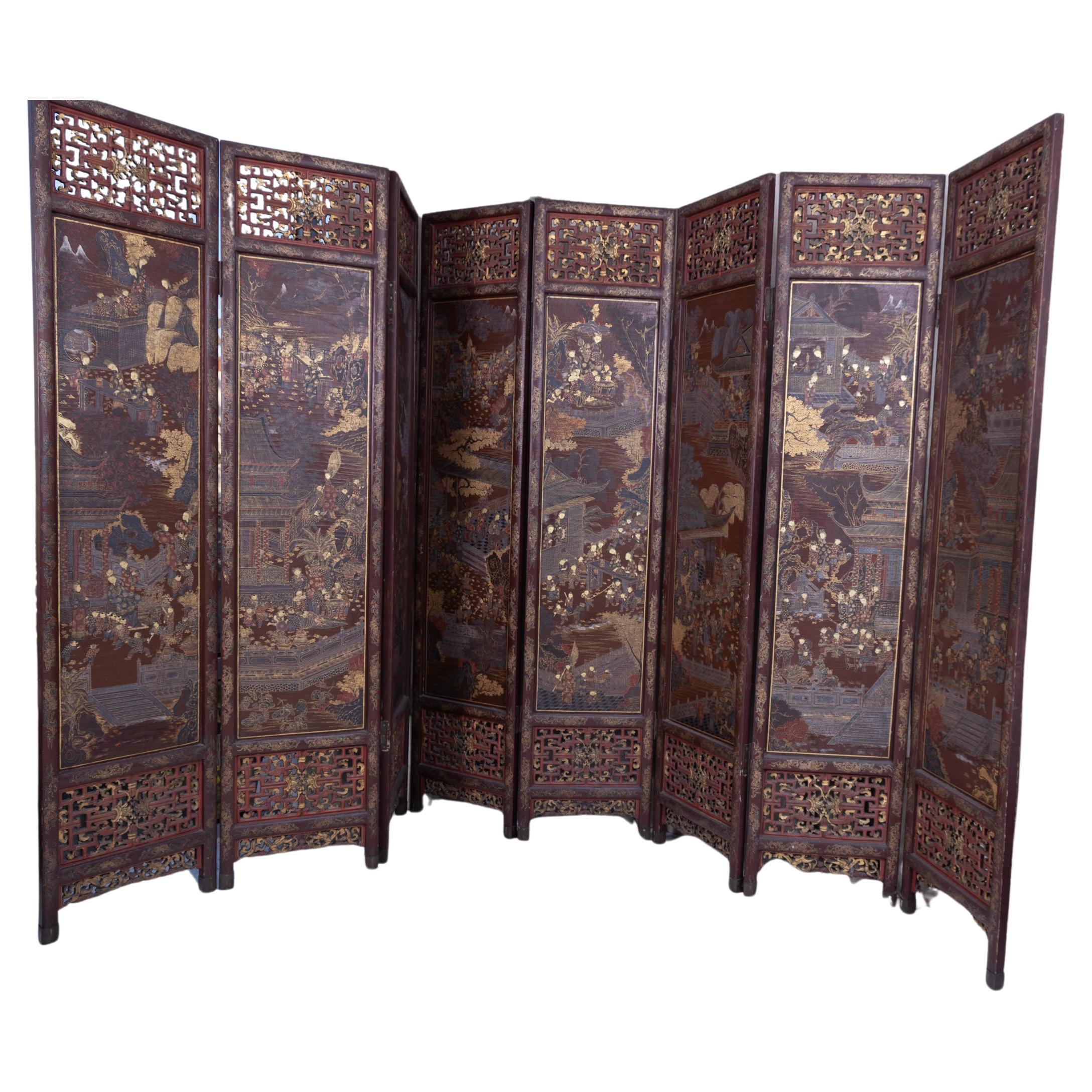 18. Jahrhundert Chinesisch Stark detaillierte 8-Panel Coromandel Bildschirm im Angebot