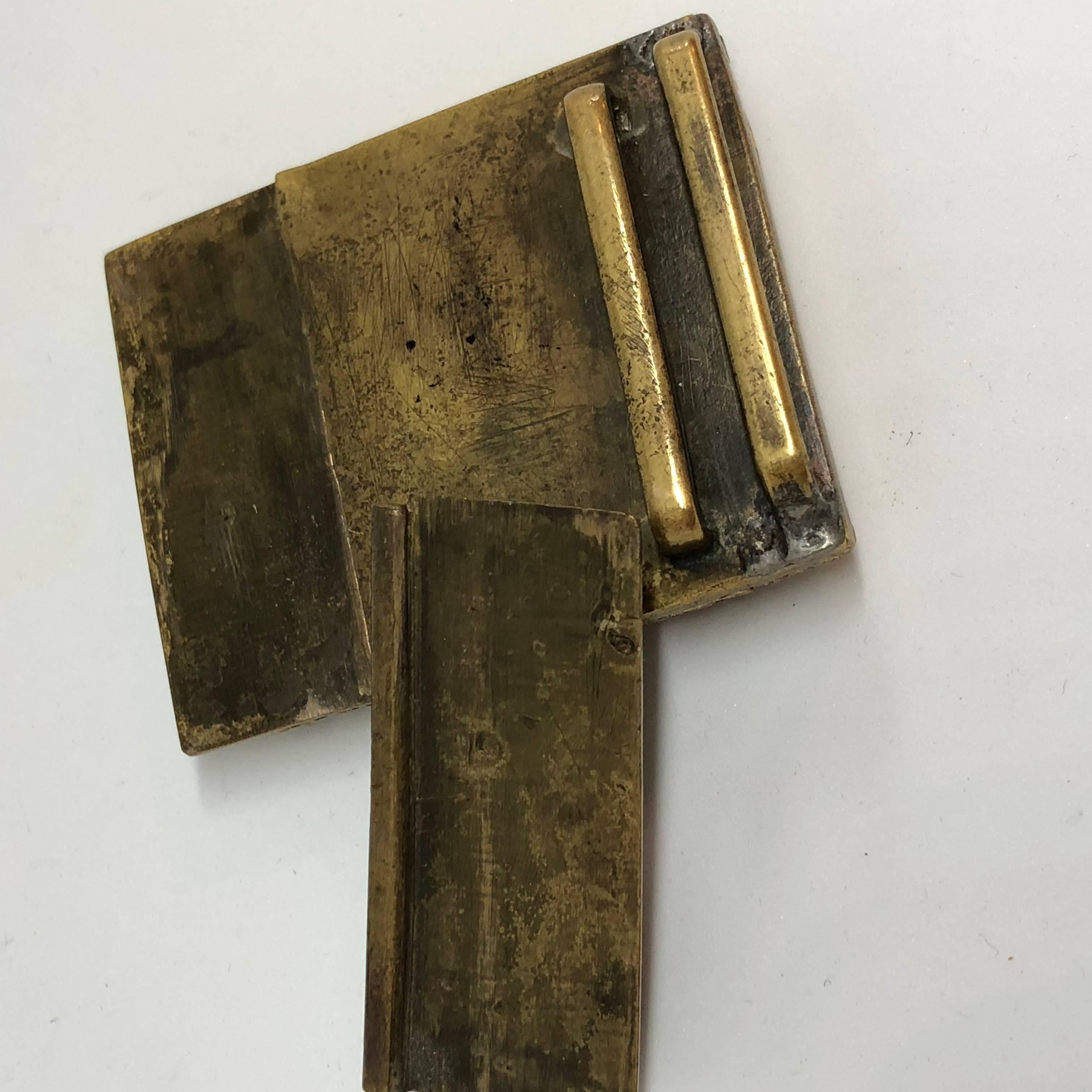 Boucle de ceinture en jade et bronze doré feu du début du XXe siècle en vente 4