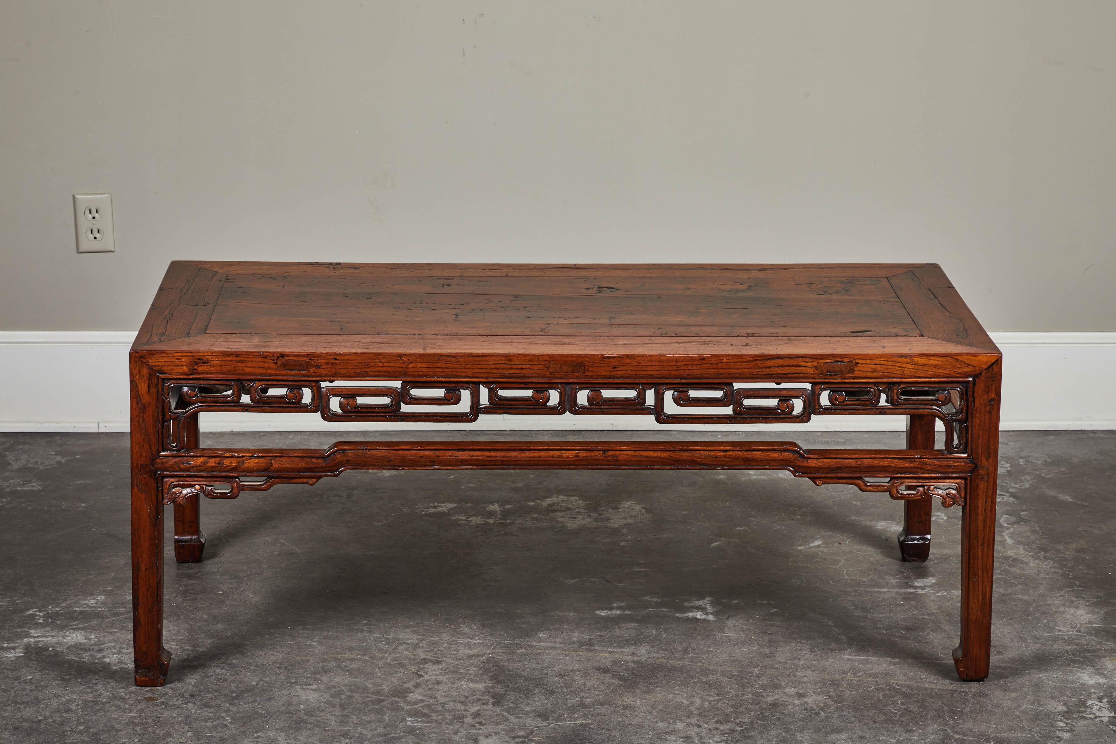 18th Century Chinese Kang Table In Good Condition In Pasadena, CA