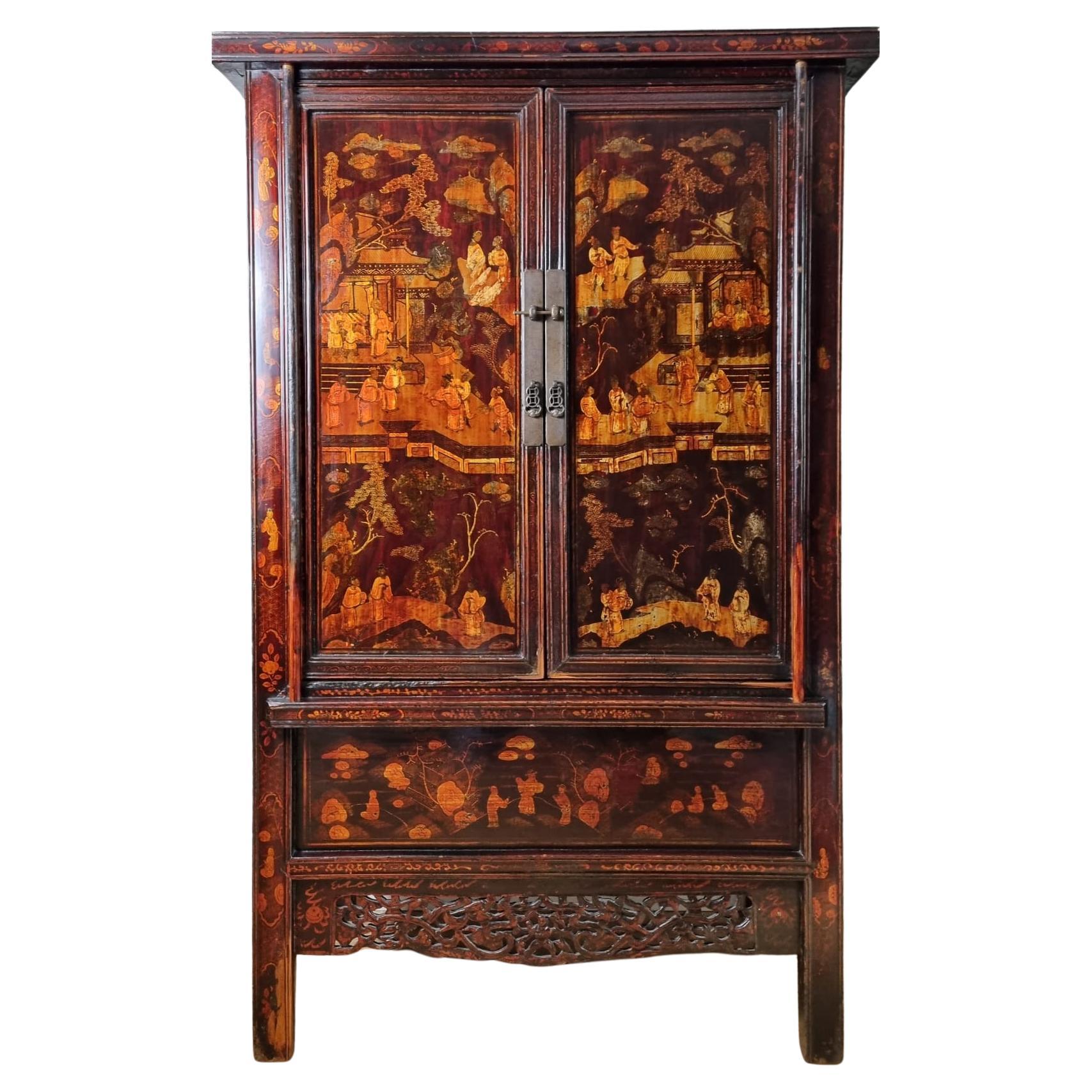 18th Century Chinese Lacquered Cabinet - Qing Dynasty