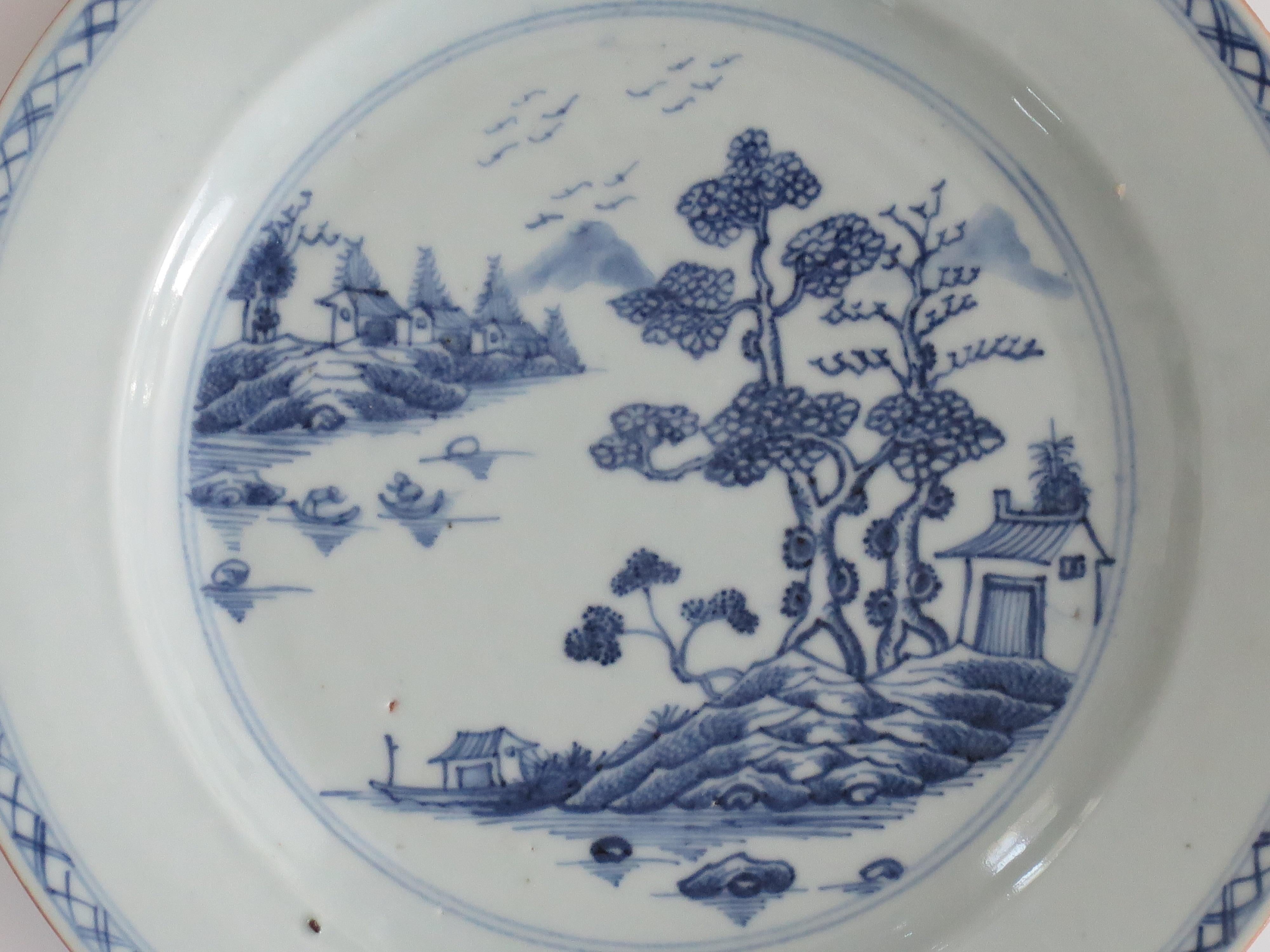 18th Century Chinese Plate Blue and White Porcelain, Qing Qianlong circa 1770 For Sale 6