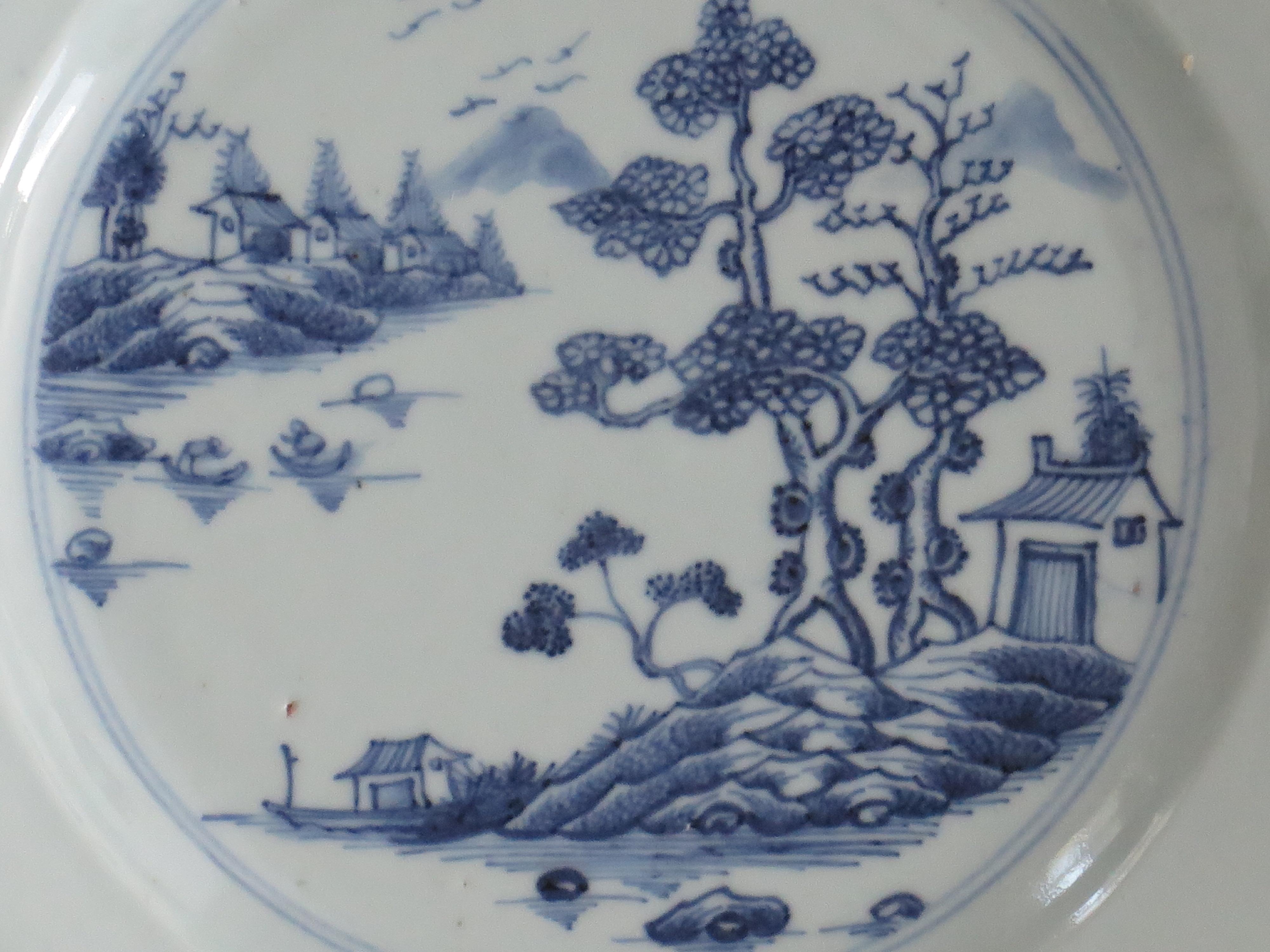18th Century Chinese Plate Blue and White Porcelain, Qing Qianlong circa 1770 For Sale 7
