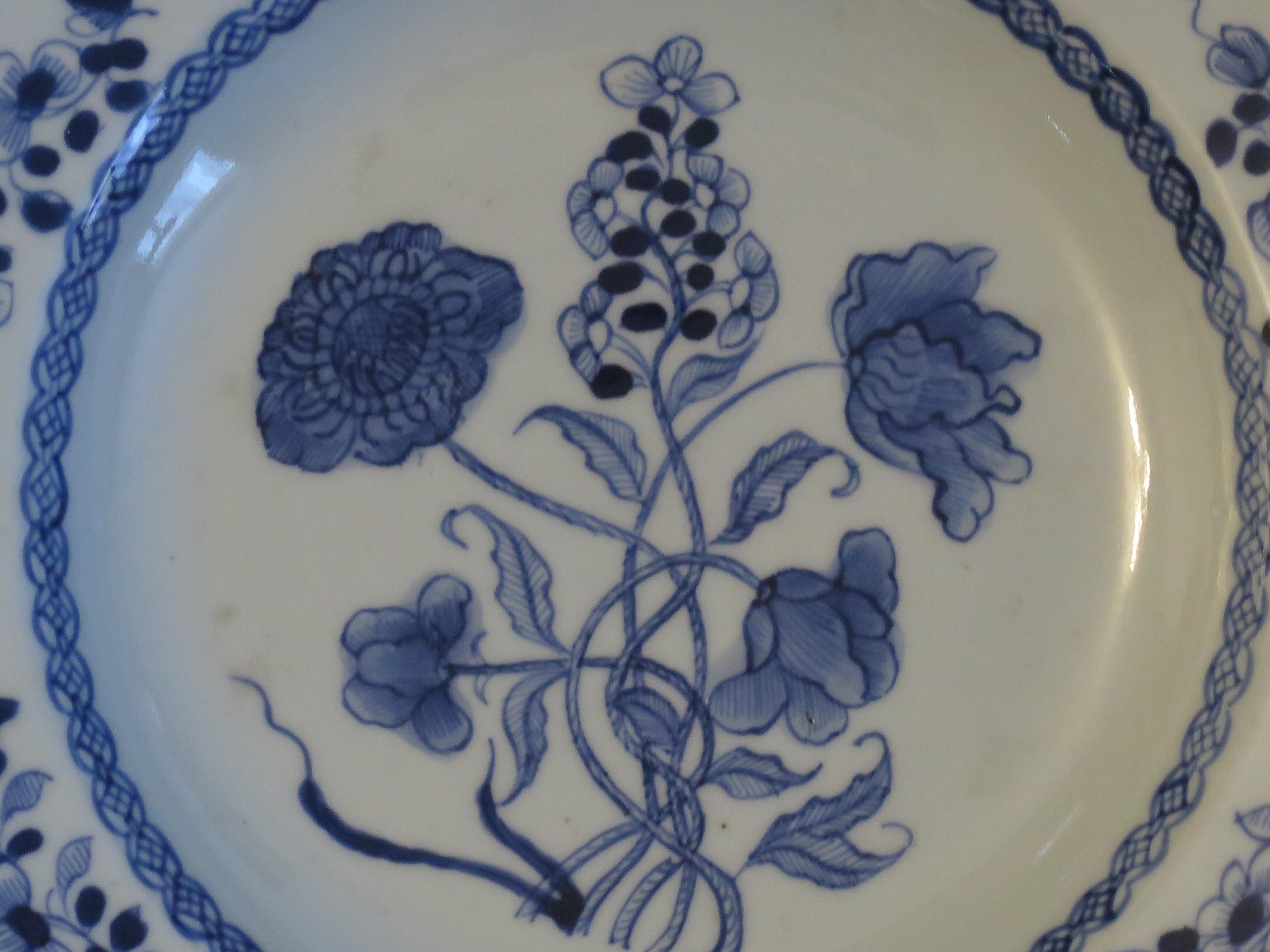 Chinese Export 18th Century, Chinese Plate or Bowl Blue & White, Qing Qianlong, Circa 1770 For Sale