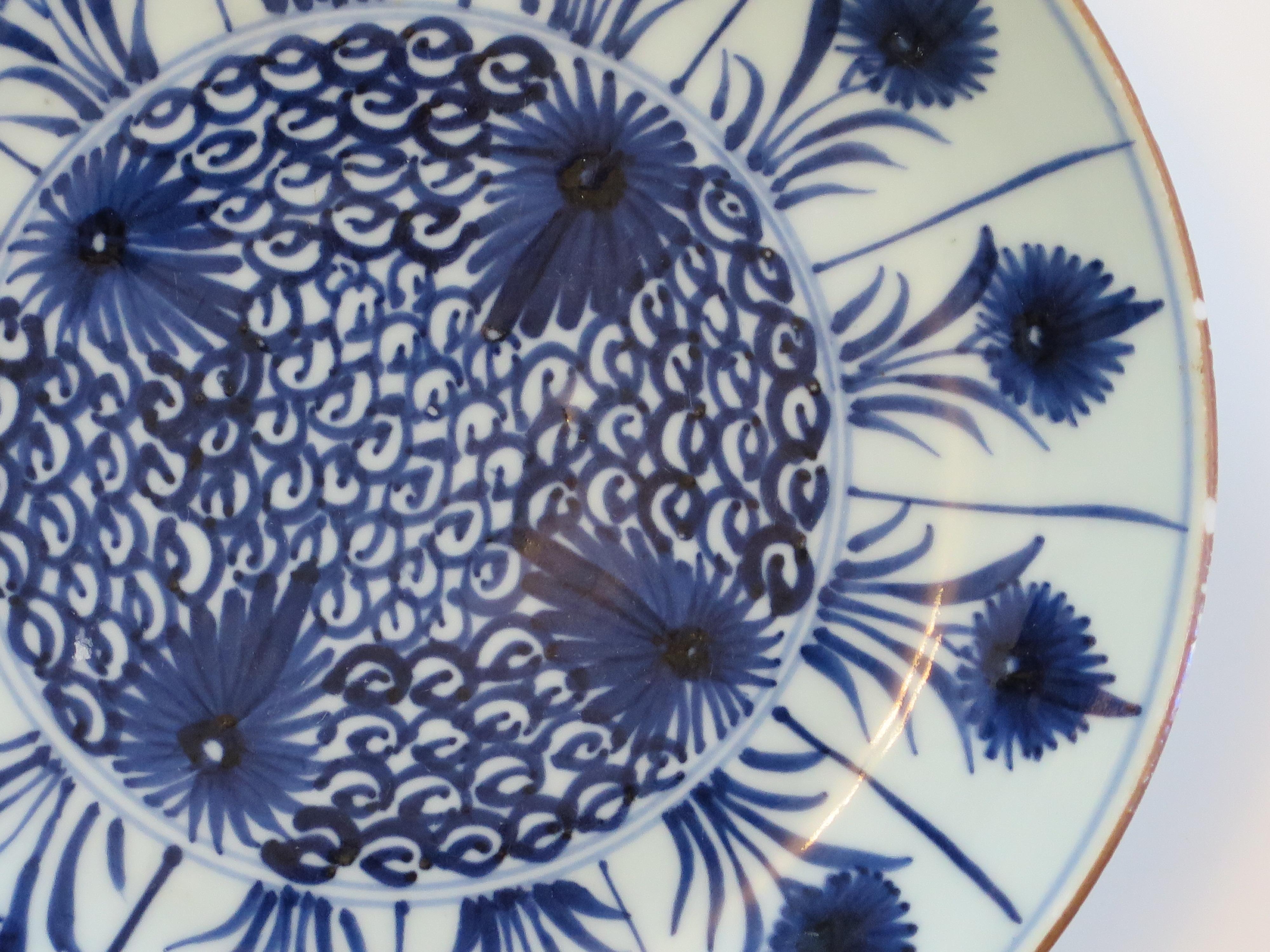 Piatto cinese del XVIII secolo Blu e bianco, Qing Qianlong Circa 1745 In condizioni buone in vendita a Lincoln, Lincolnshire