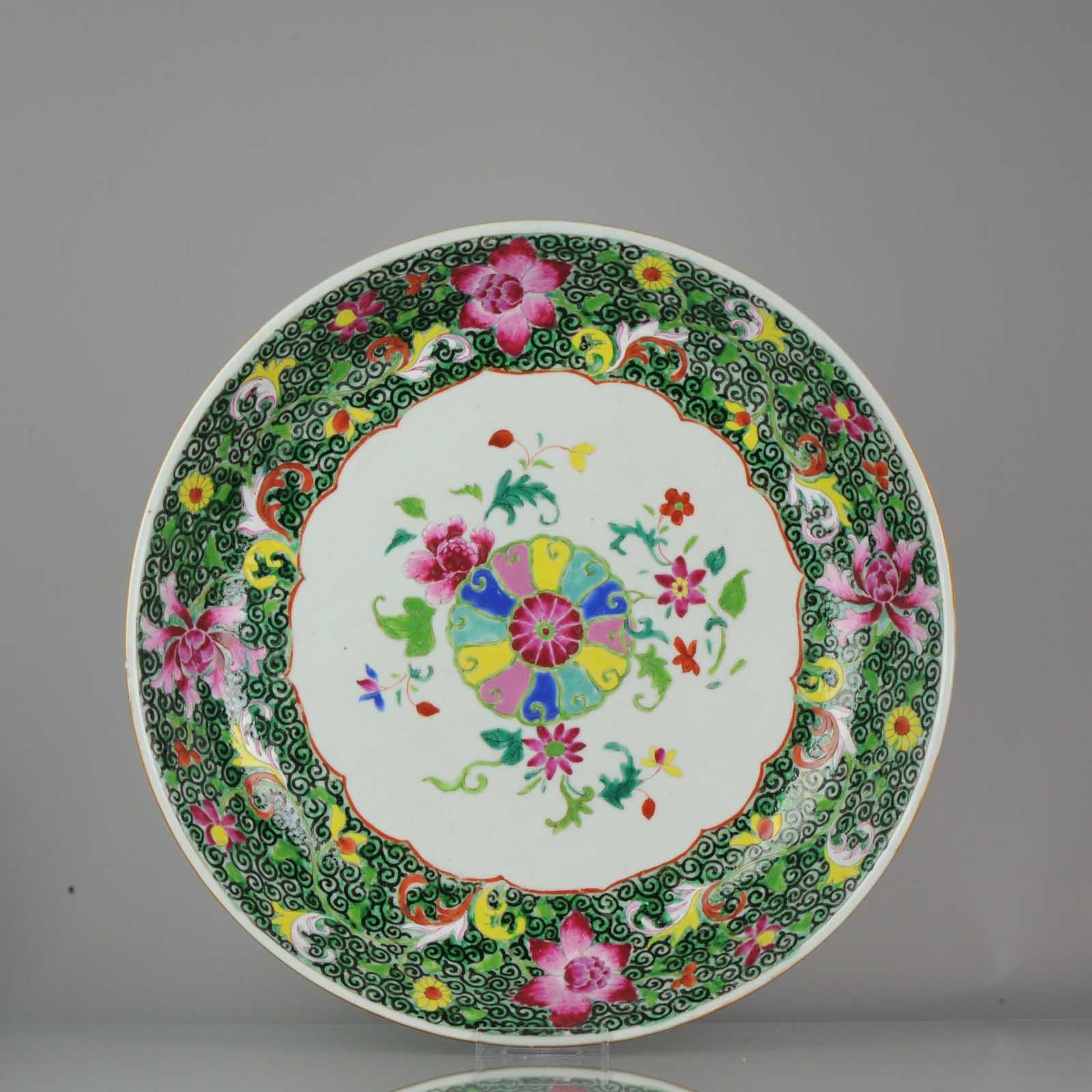 Porcelaine chinoise du 18ème siècle Pre Bencharong Famille Rose Noir en vente 2
