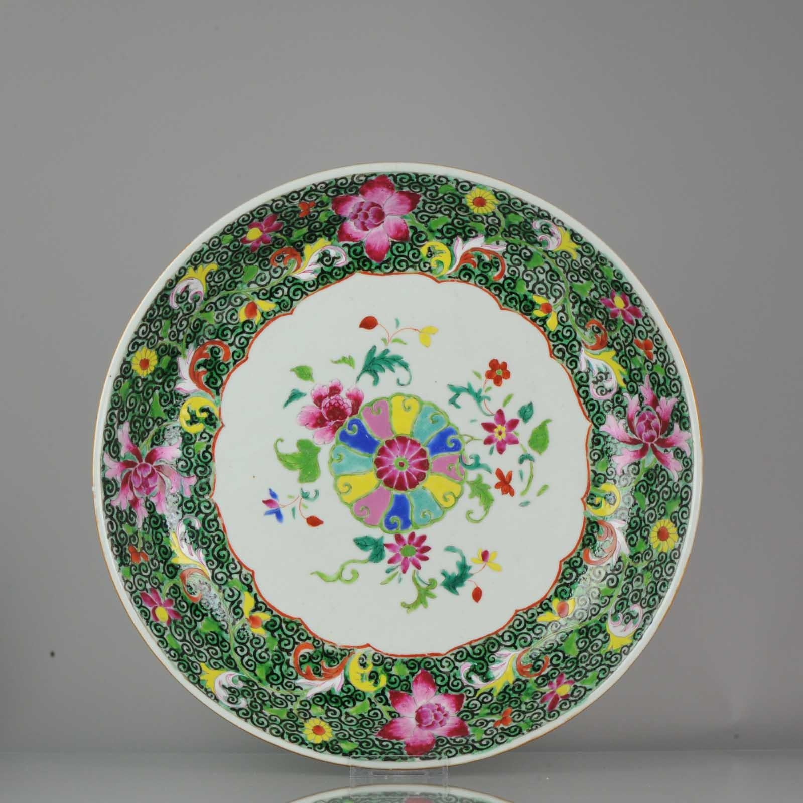Porcelaine chinoise du 18ème siècle Pre Bencharong Famille Rose Noir en vente 3