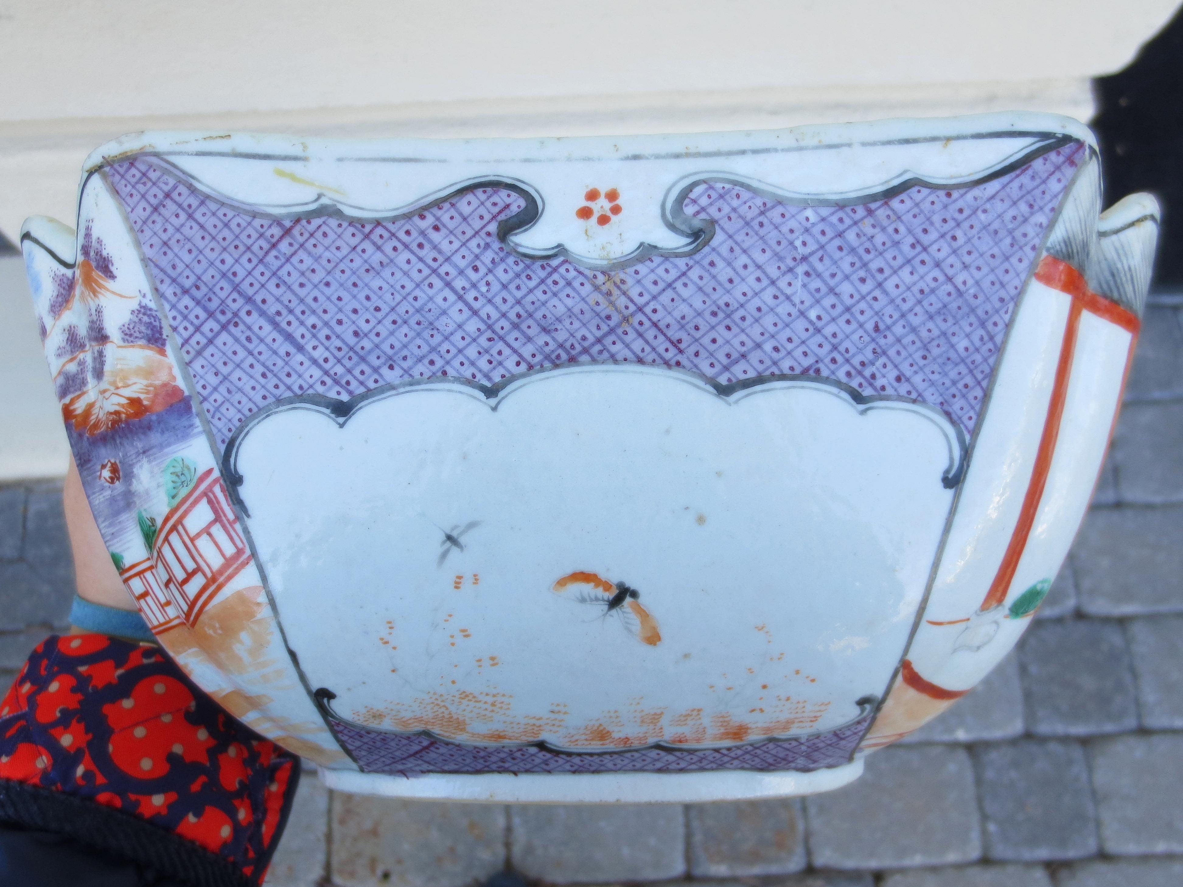 18th Century and Earlier 18th Century Chinese Porcelain Square Bowl For Sale