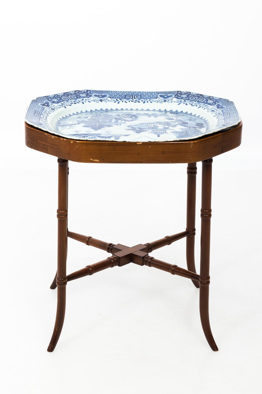 chinesisches Porzellan-Tablett aus dem 18. Jahrhundert (Chinoiserie)