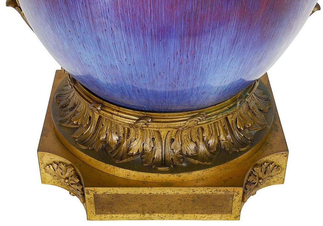 Chinesische Sang du Bouf-Vasenlampe mit Deckel aus dem 18. Jahrhundert (18. Jahrhundert und früher) im Angebot