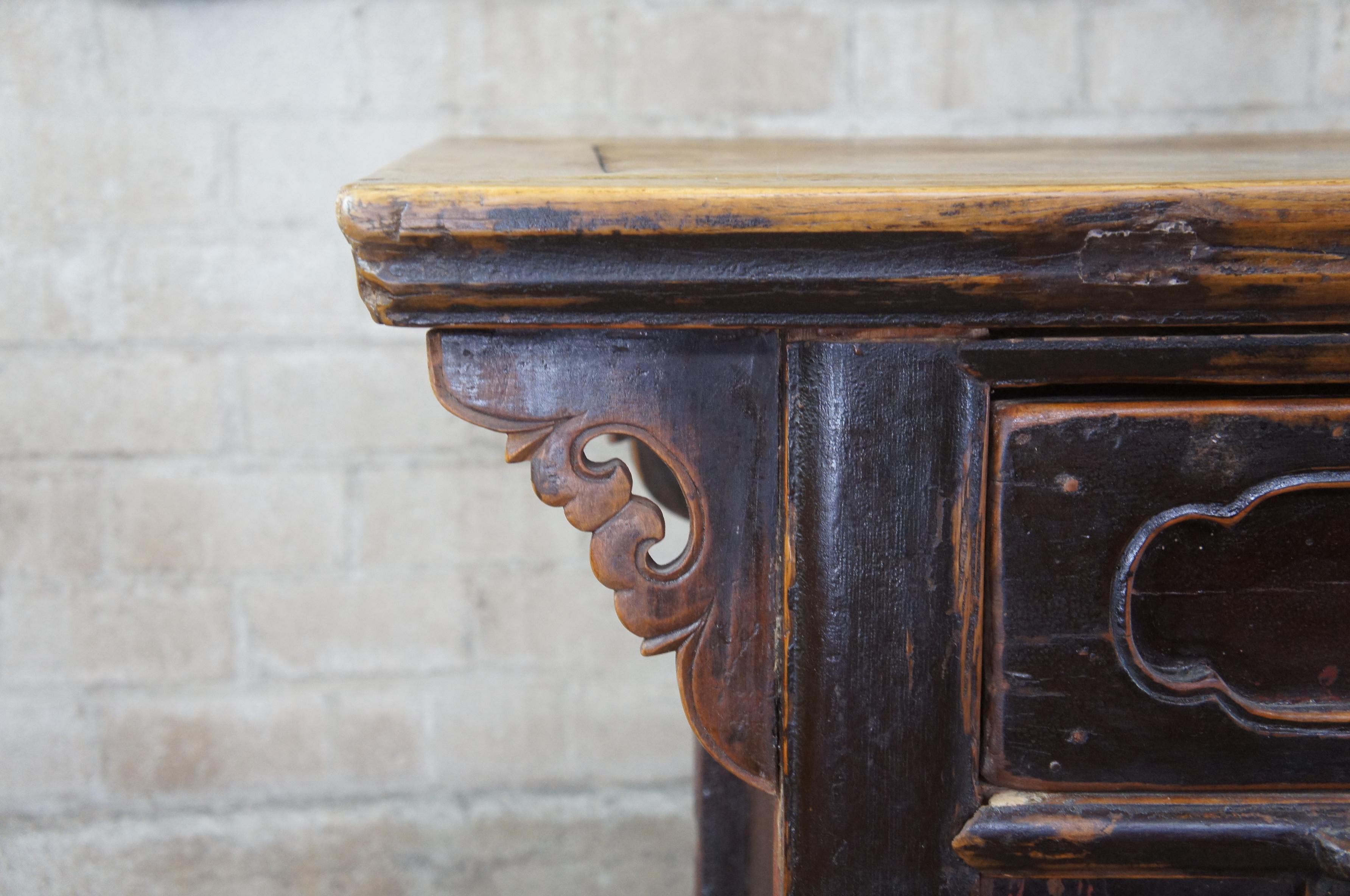 18th Century Chinese Shanxi Elm & Pine Sideboard Altar Apothecary Console Table 5