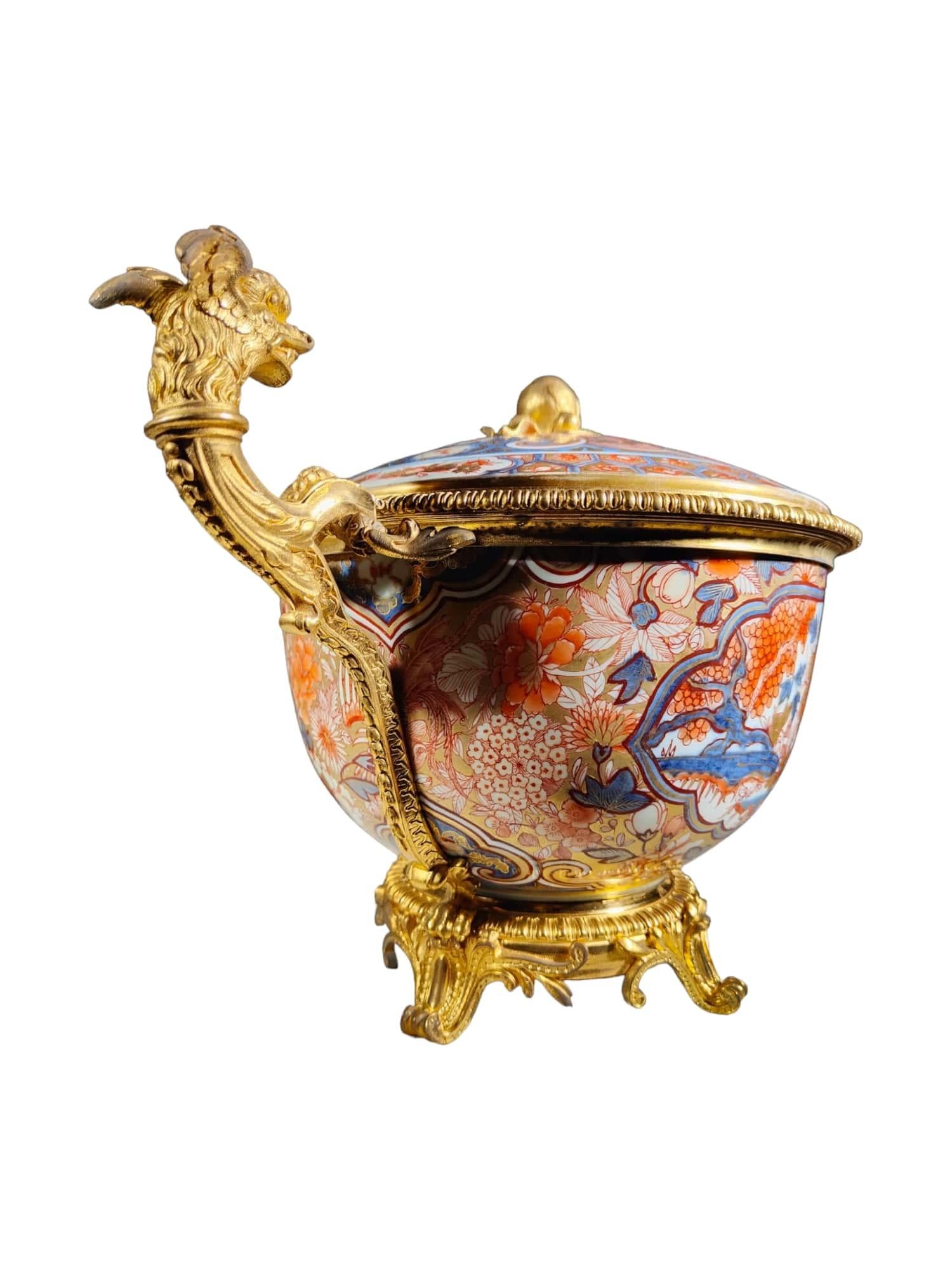 18th Century Chinese Soup Tureen: Imari Elegance with 19th Century French Gilt B For Sale 6