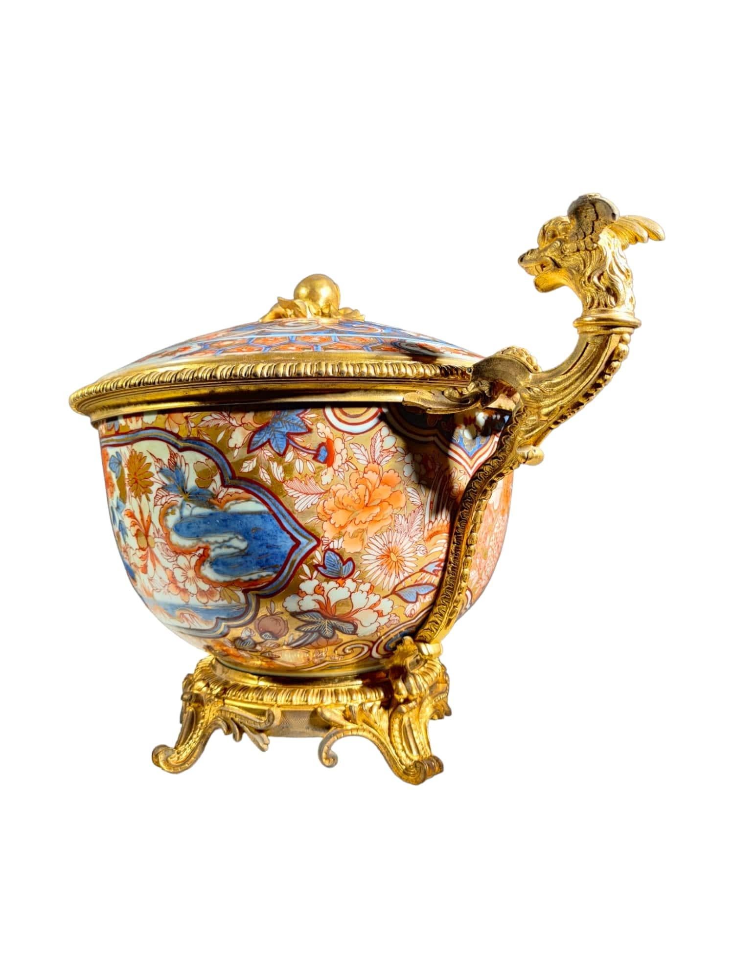 18th Century Chinese Soup Tureen: Imari Elegance with 19th Century French Gilt B For Sale 8