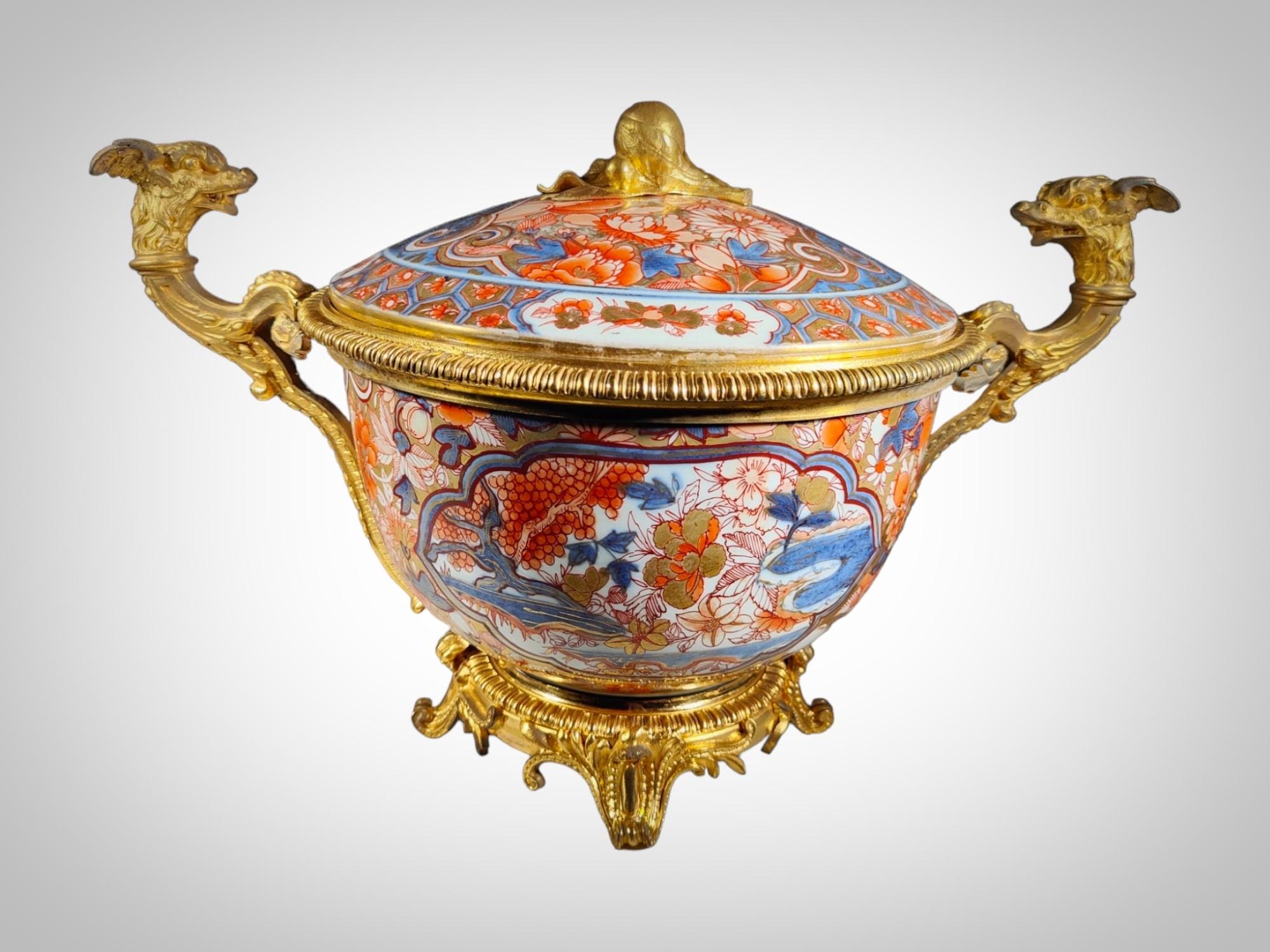 Mid-18th Century 18th Century Chinese Soup Tureen: Imari Elegance with 19th Century French Gilt B For Sale