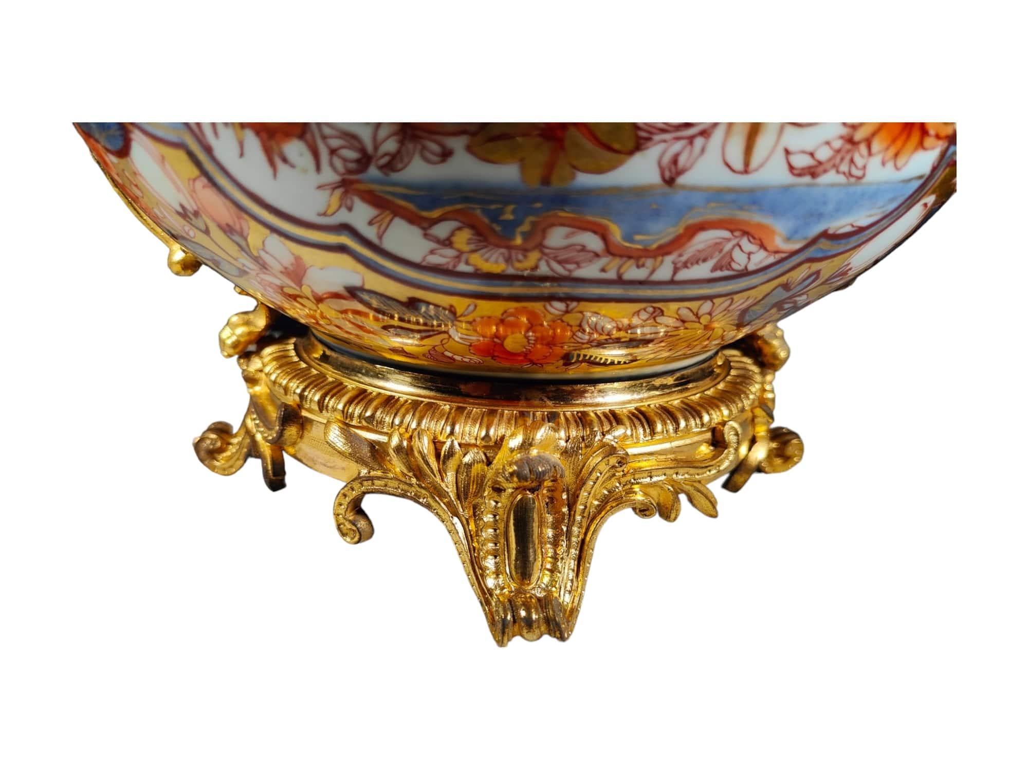18th Century Chinese Soup Tureen: Imari Elegance with 19th Century French Gilt B For Sale 1