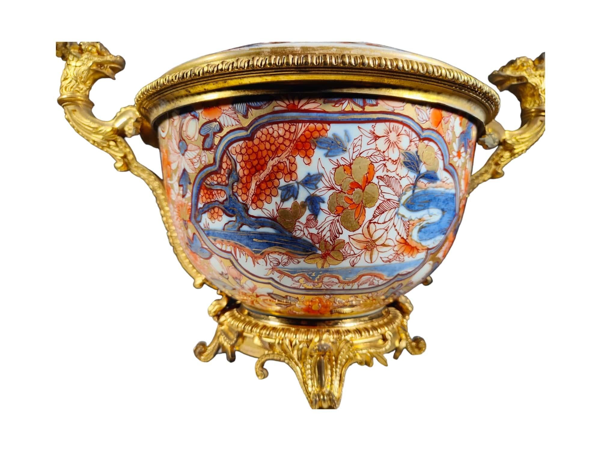 18th Century Chinese Soup Tureen: Imari Elegance with 19th Century French Gilt B For Sale 2