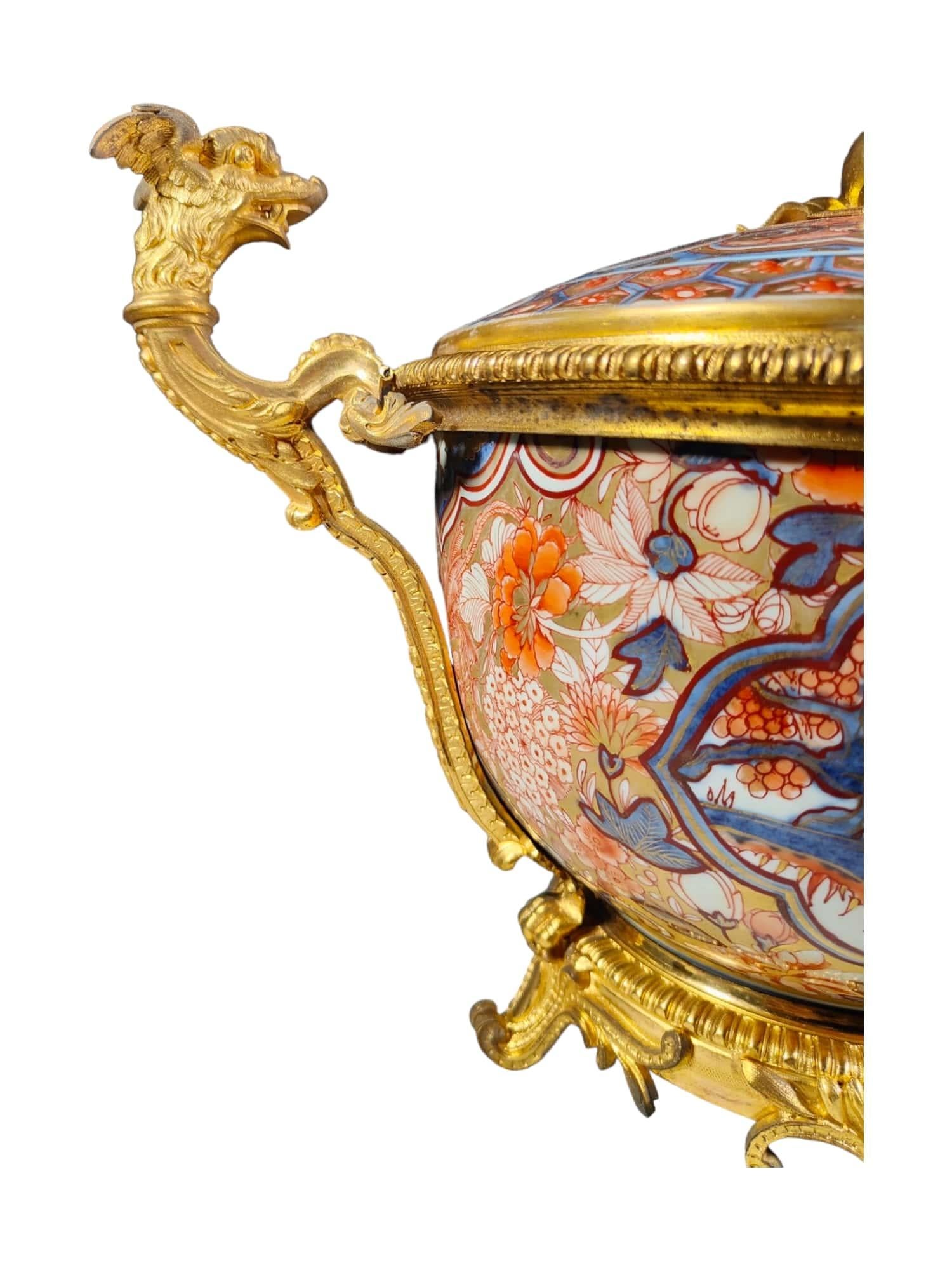 18th Century Chinese Soup Tureen: Imari Elegance with 19th Century French Gilt B For Sale 3