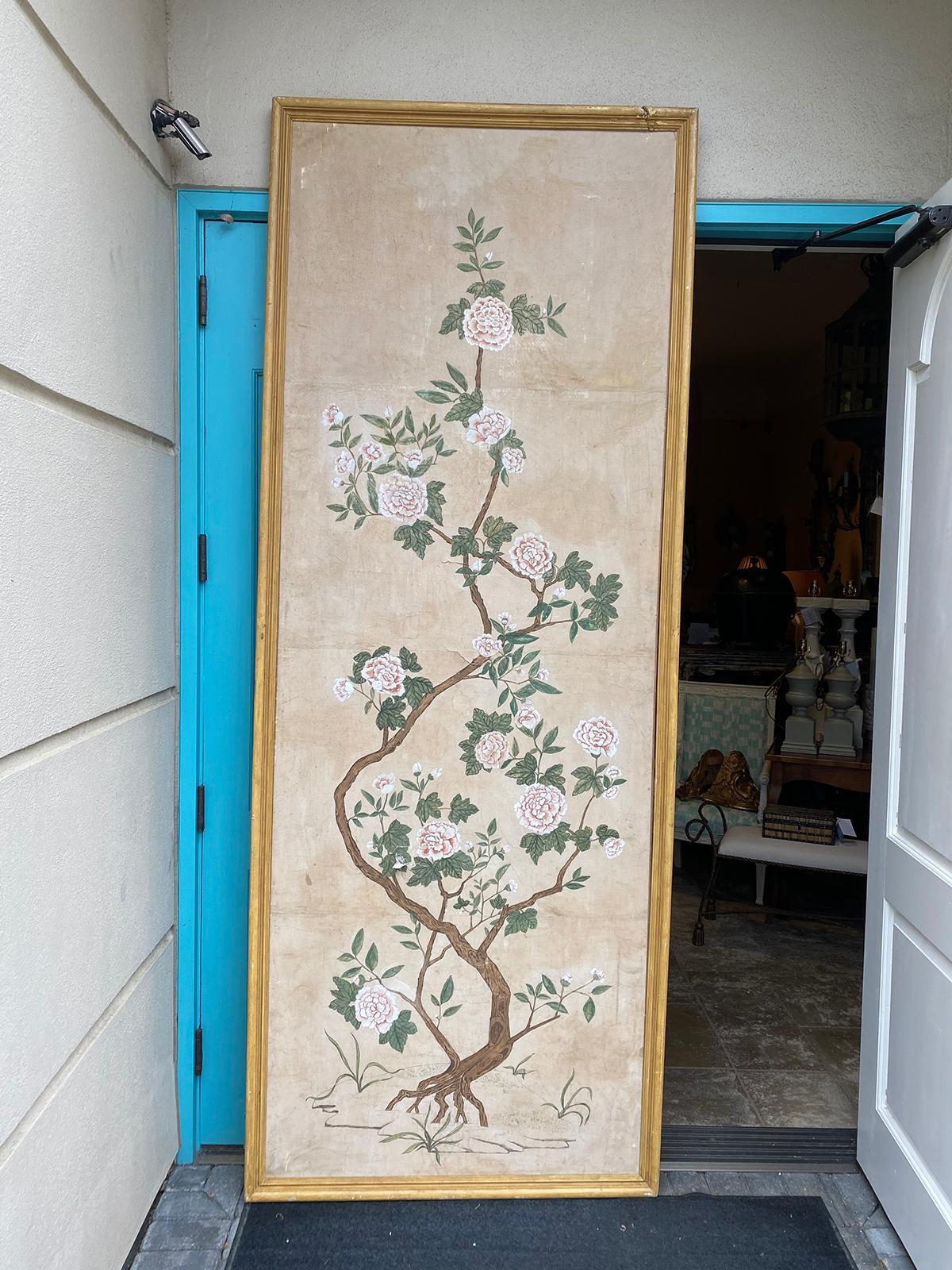 18th century Chinese wall paper panel, old frame
Spots to be touched up. Frame to be repaired. See additional photos.