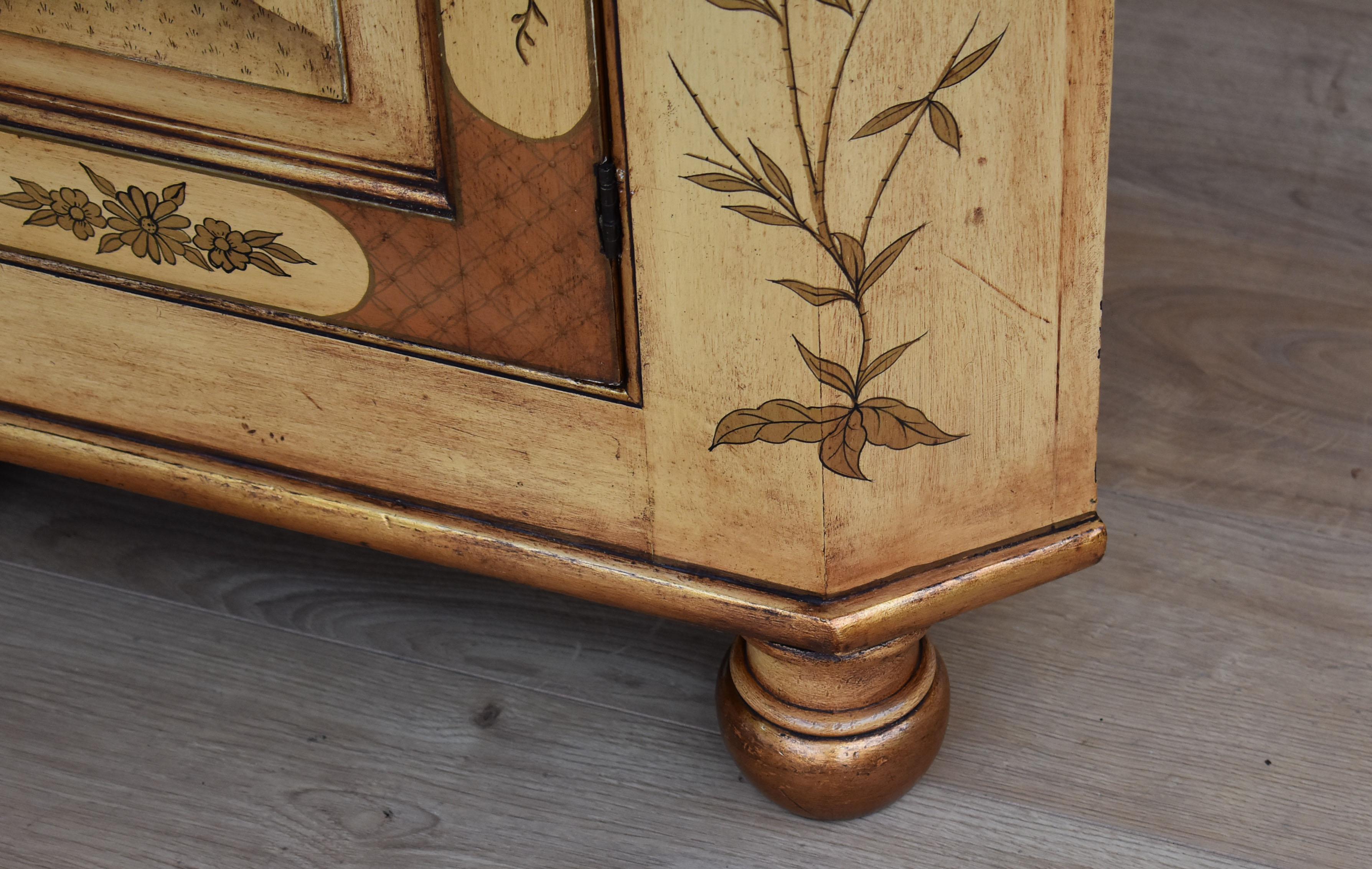 18th Century Chinoiserie Corner Cupboard For Sale 9